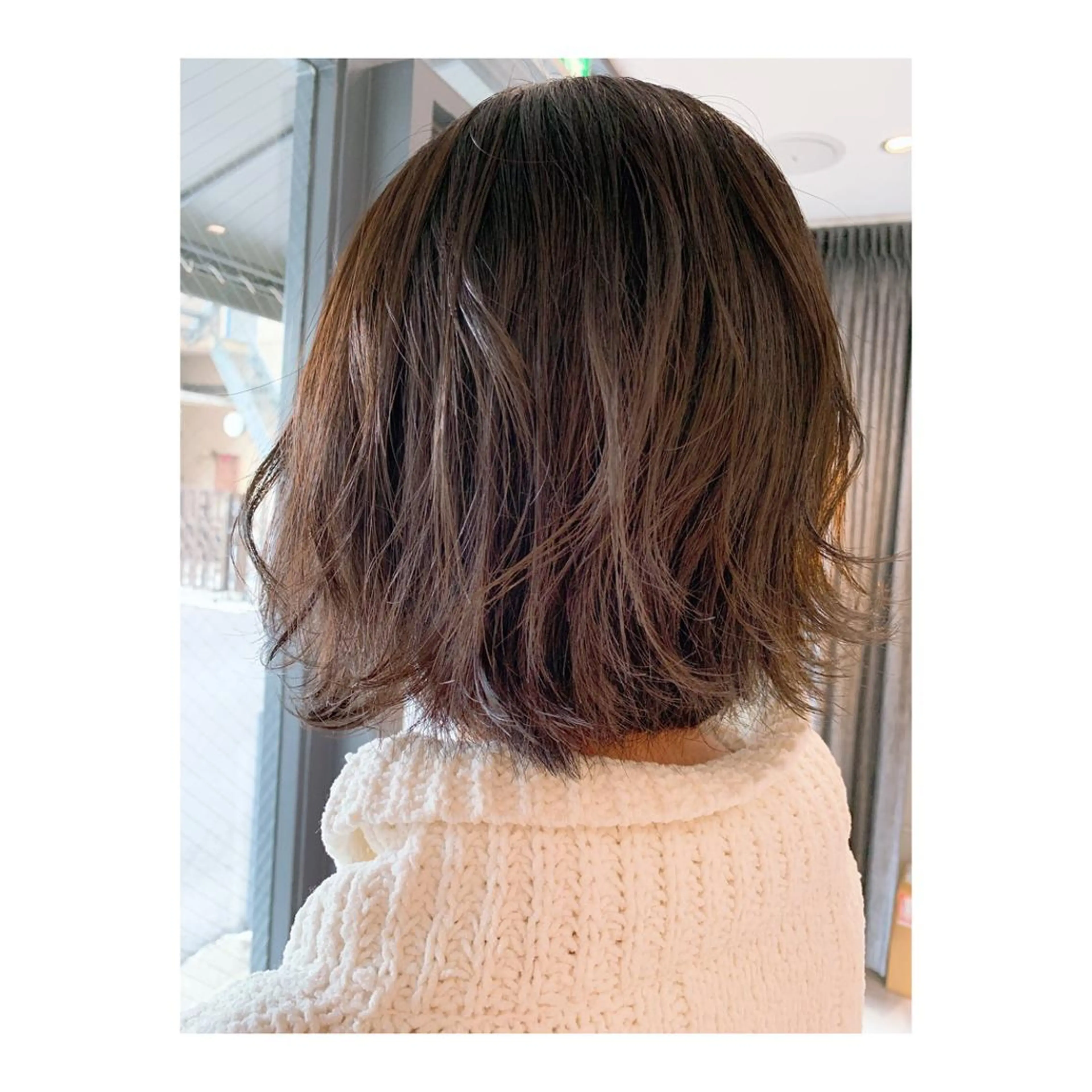 ミディアム ボブ 外ハネヘア 【髪質改善特化】 新宿/縮毛矯正/セラのヘアスタイル