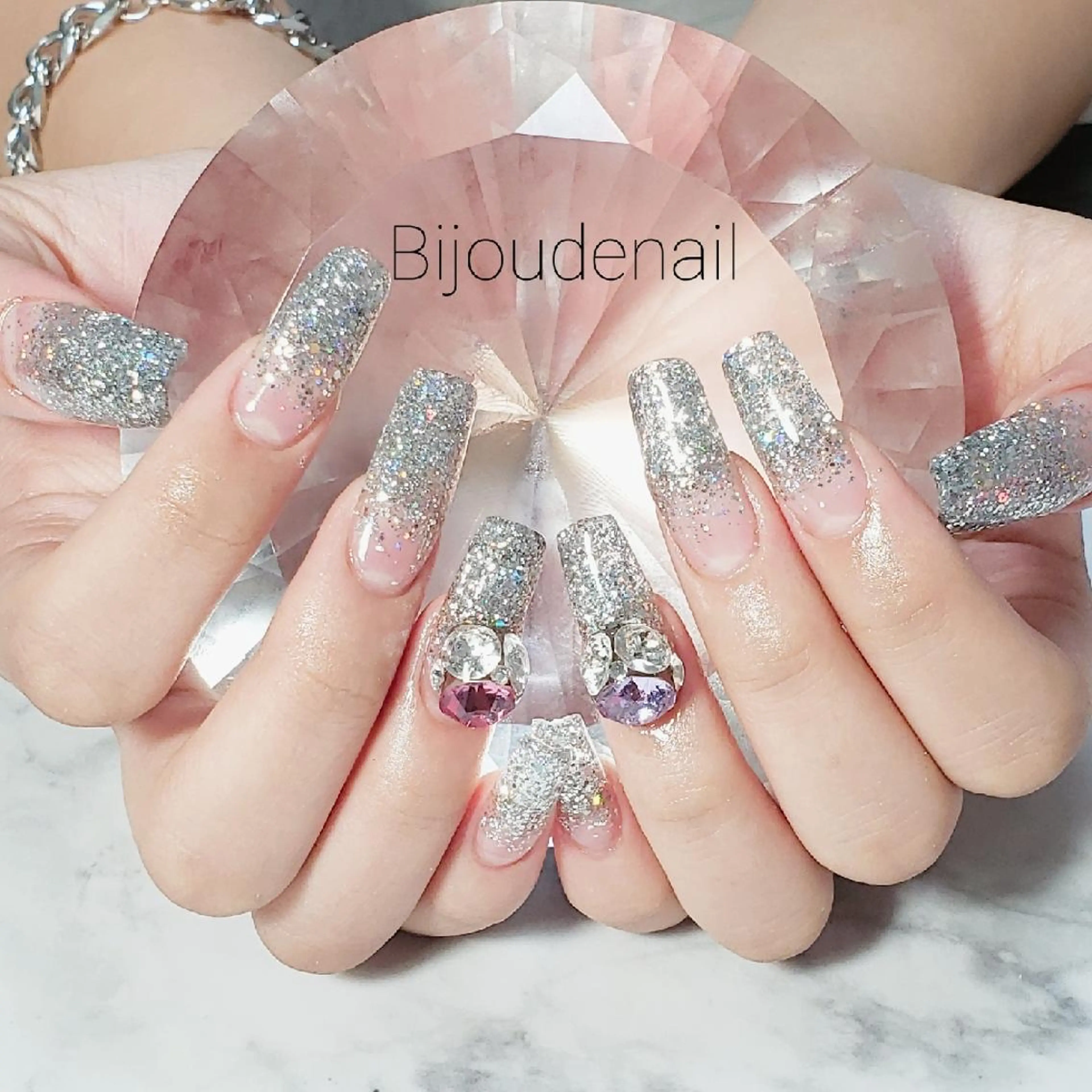 ネイル ビジュード ネイルのネイルデザイン