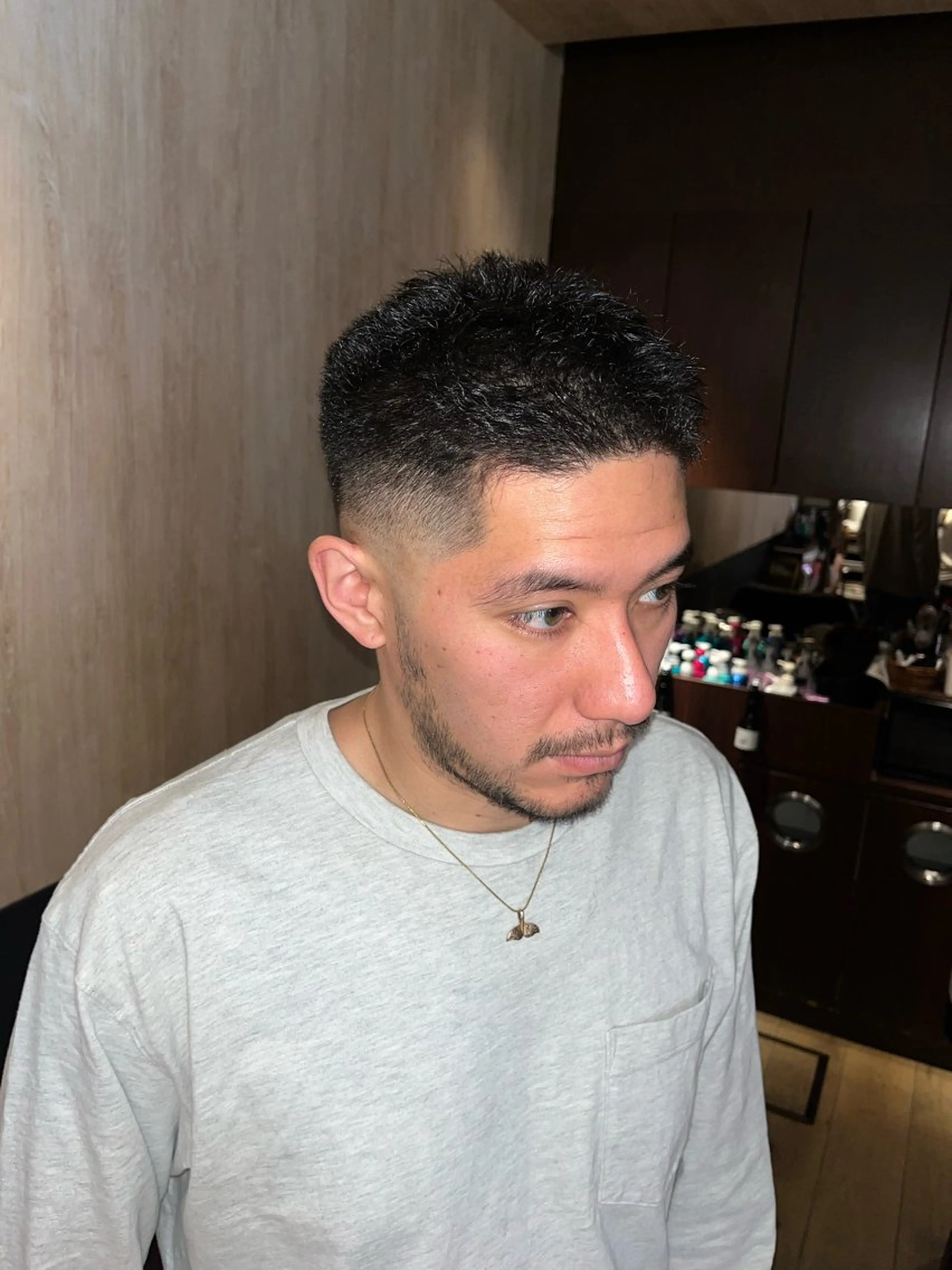 メンズ フェードカット スキンフェード カット 産休中です 艶カラー♡オカのヘアスタイル