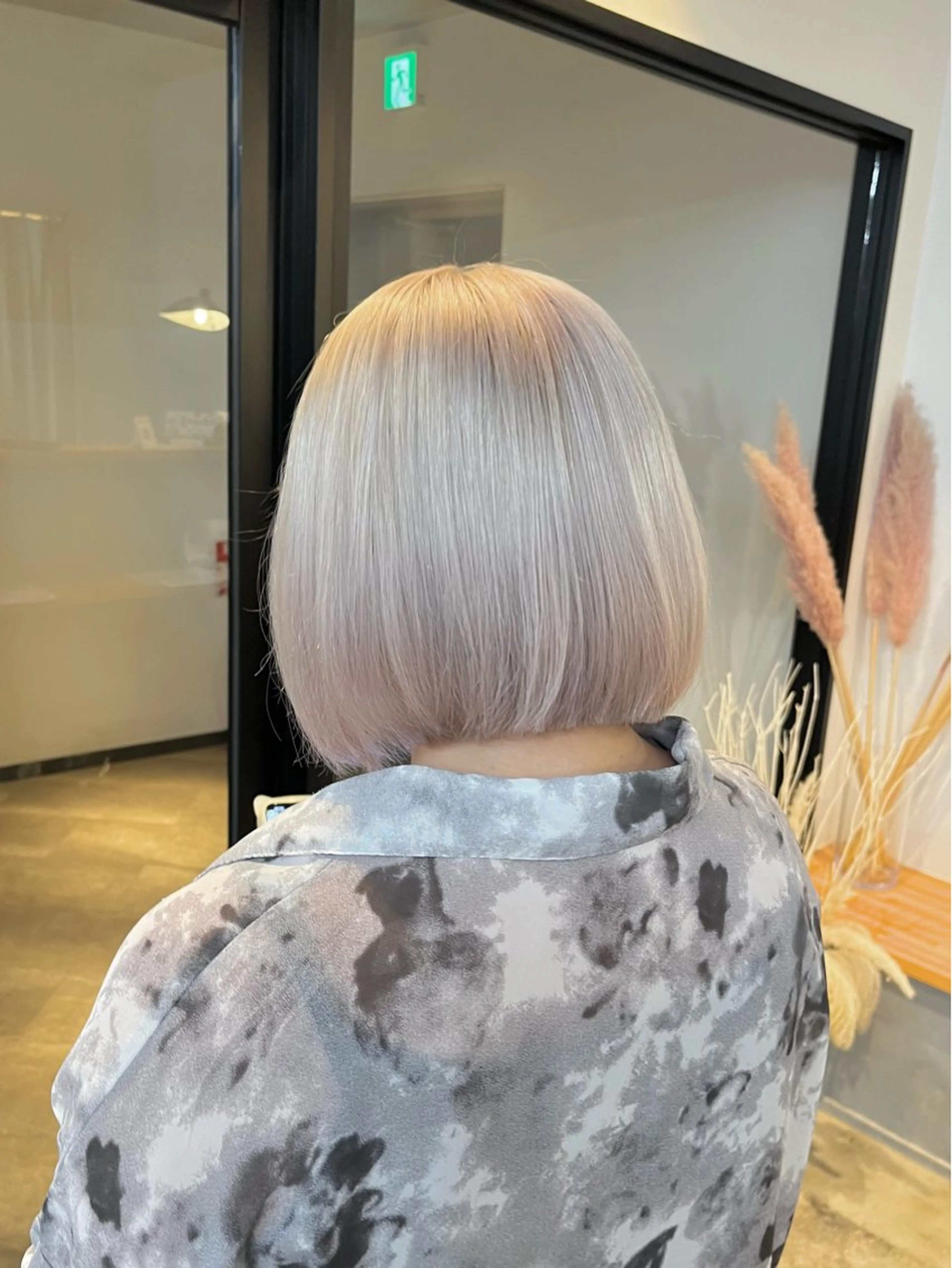 ショート カラー ヘアカラー ハイトーンカラ ー/小川のヘアスタイル