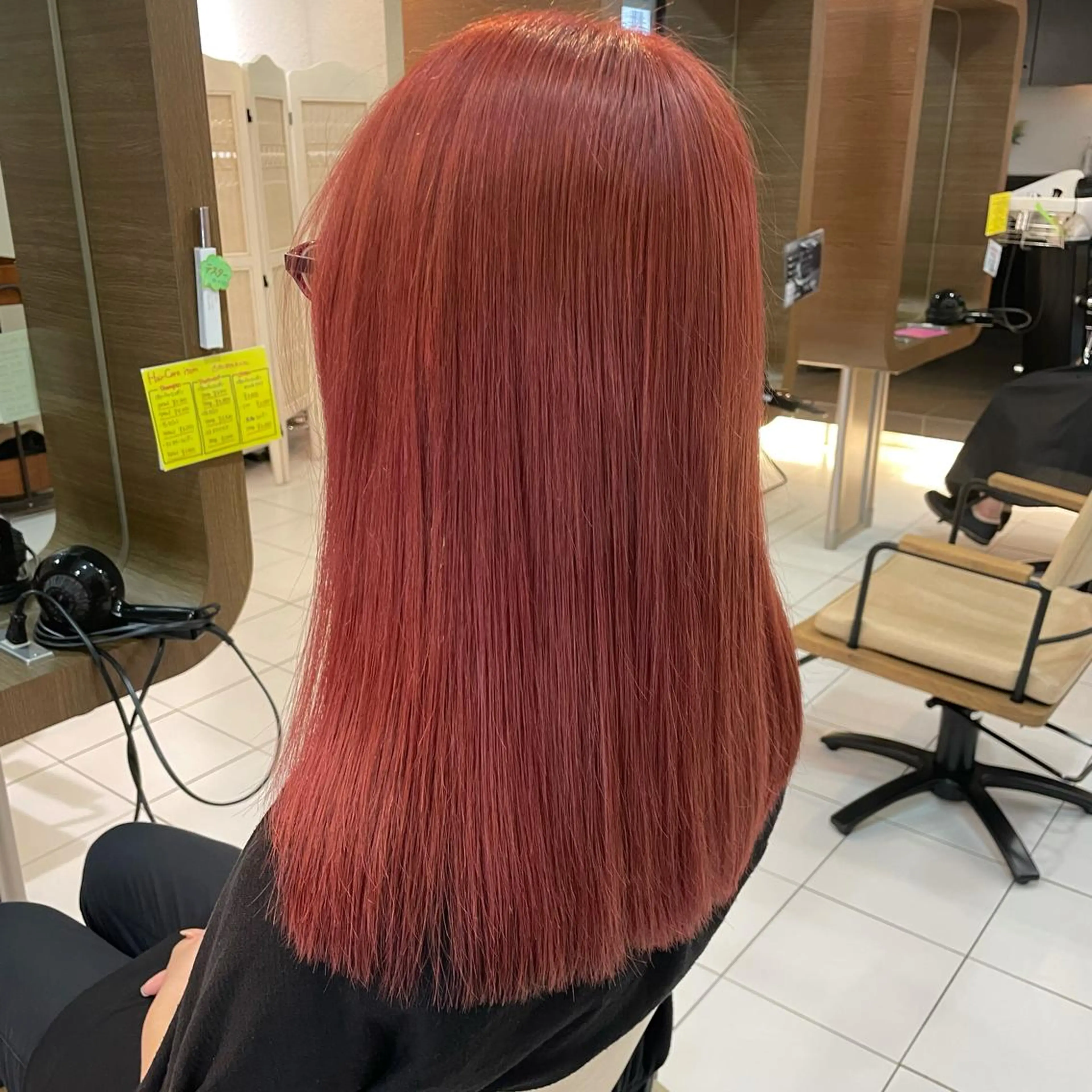 セミロング カラー ブリーチ レッドカラー 透明感カラー/ 寺田千雅子のヘアスタイル