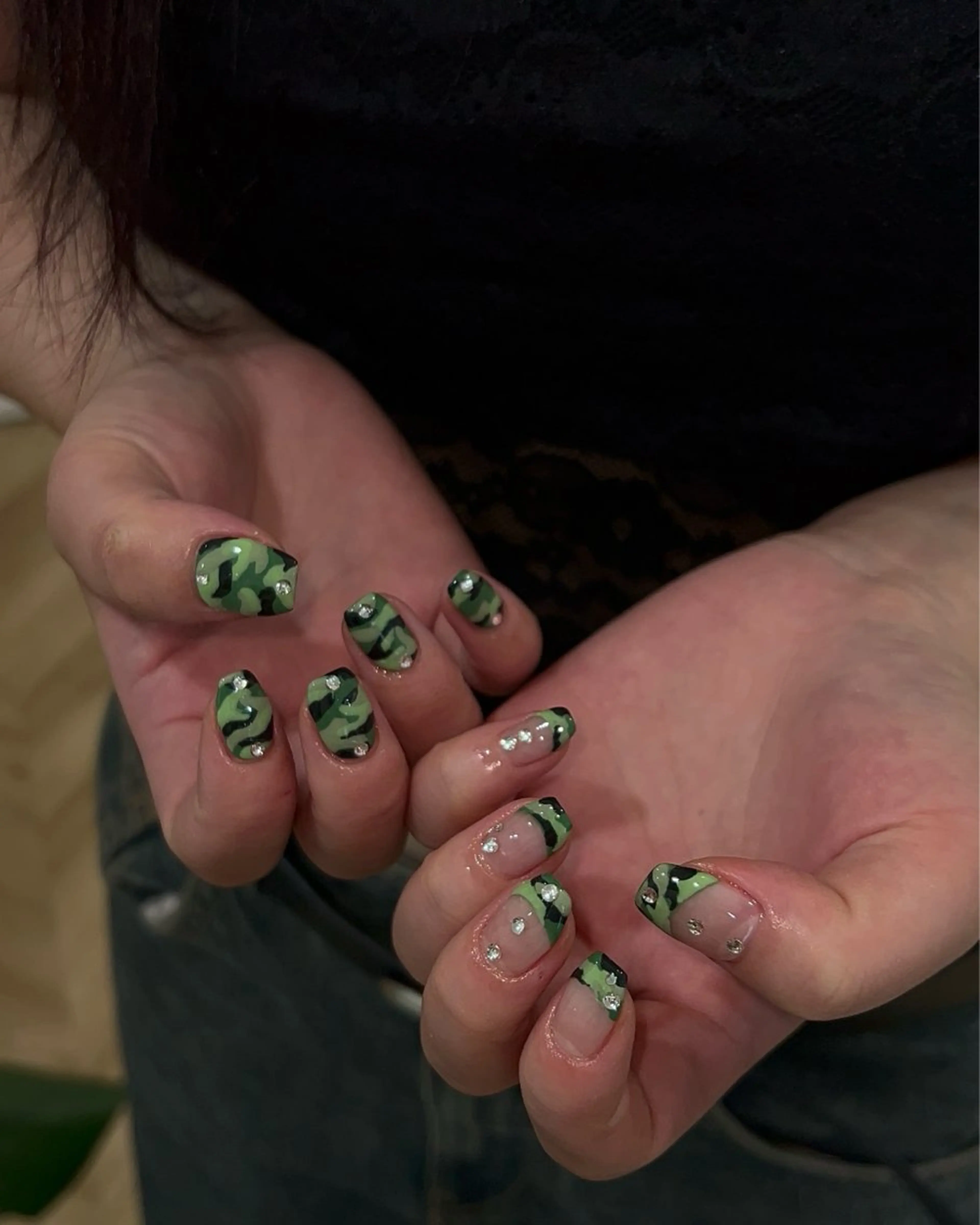 ネイル ハンドネイル フットネイル ハンドケア Nes.Nail所属・Miyagi Asamiのネイルデザイン