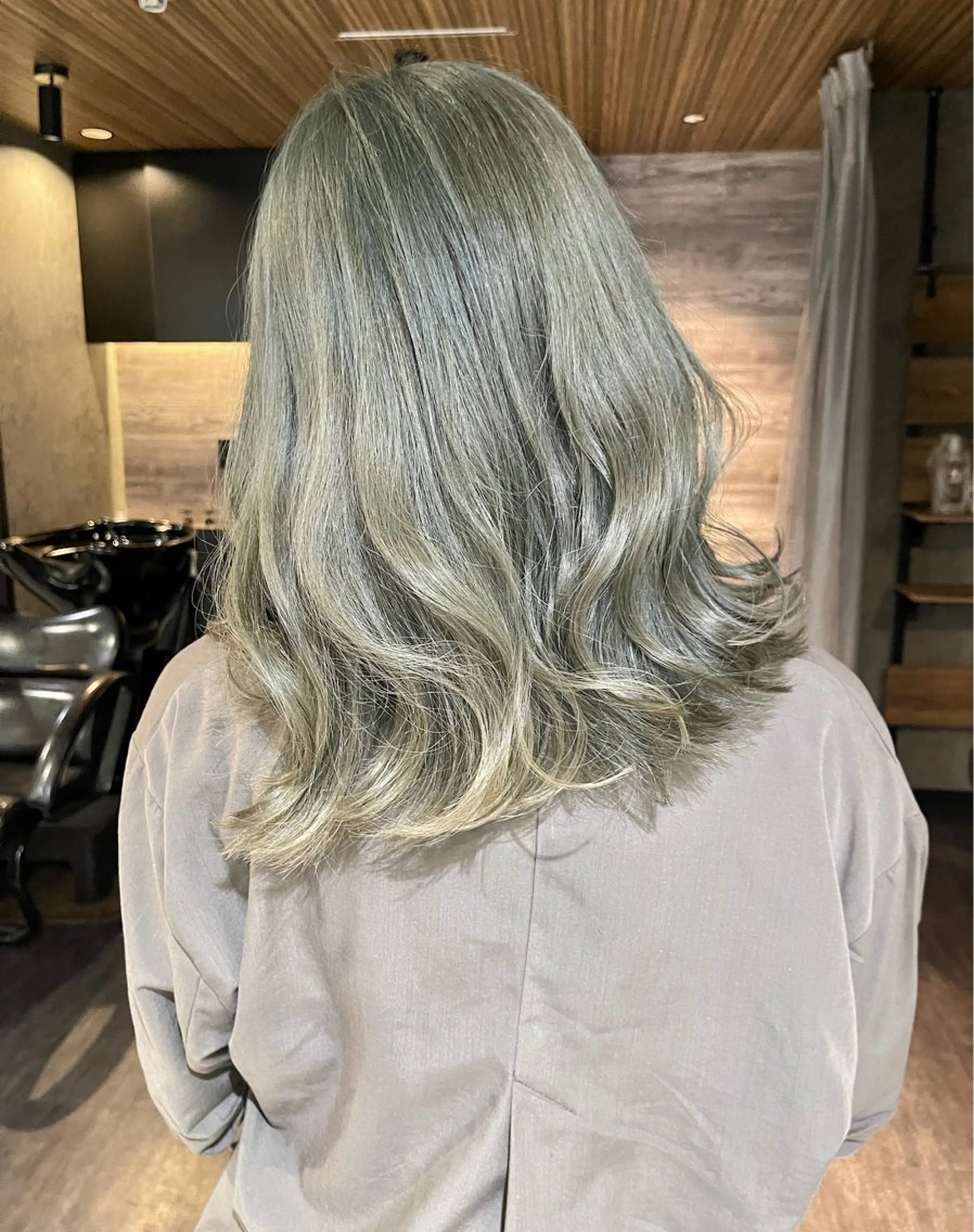 ミディアム カット ヘアカラー Wカラー/レイヤーカ ット/韓国/デザインのヘアスタイル