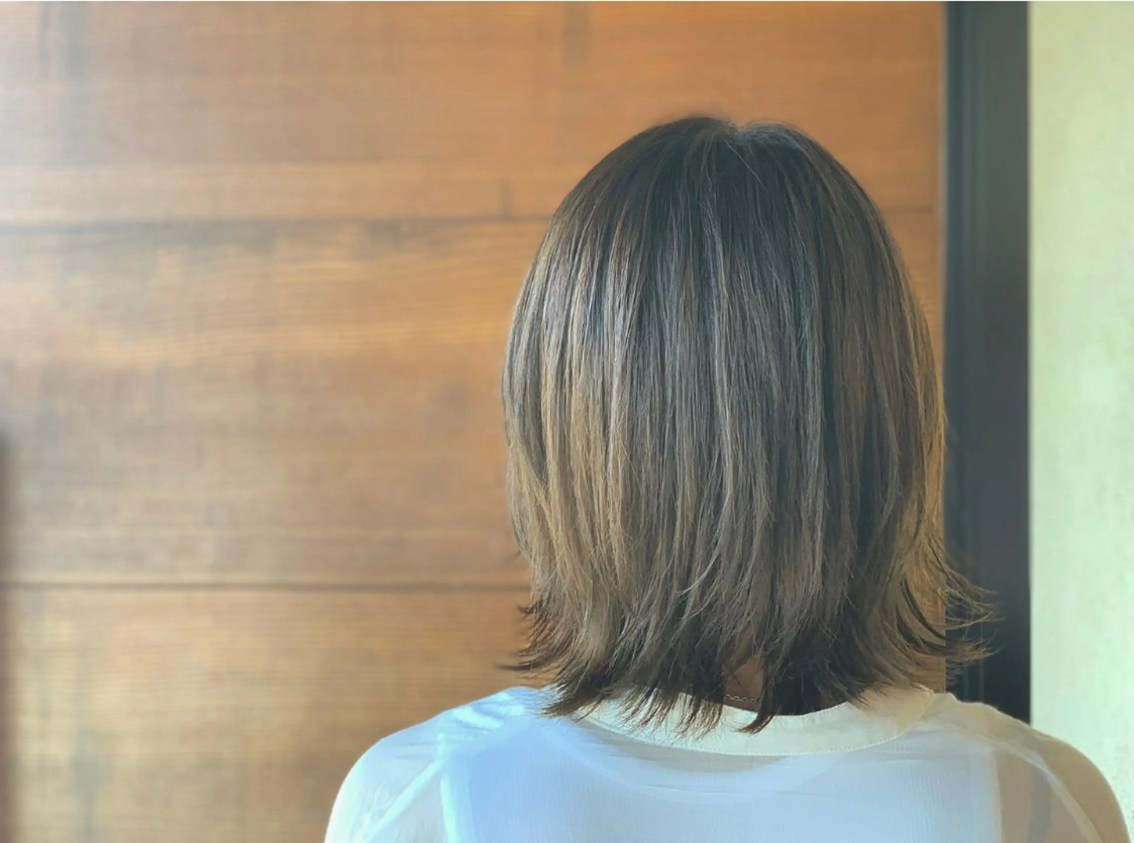 ショート カラー アッシュ ベージュカラー ブリーチ 透明感カラー グラデーションカラー 悠 亜のマツエク・マツパデザイン