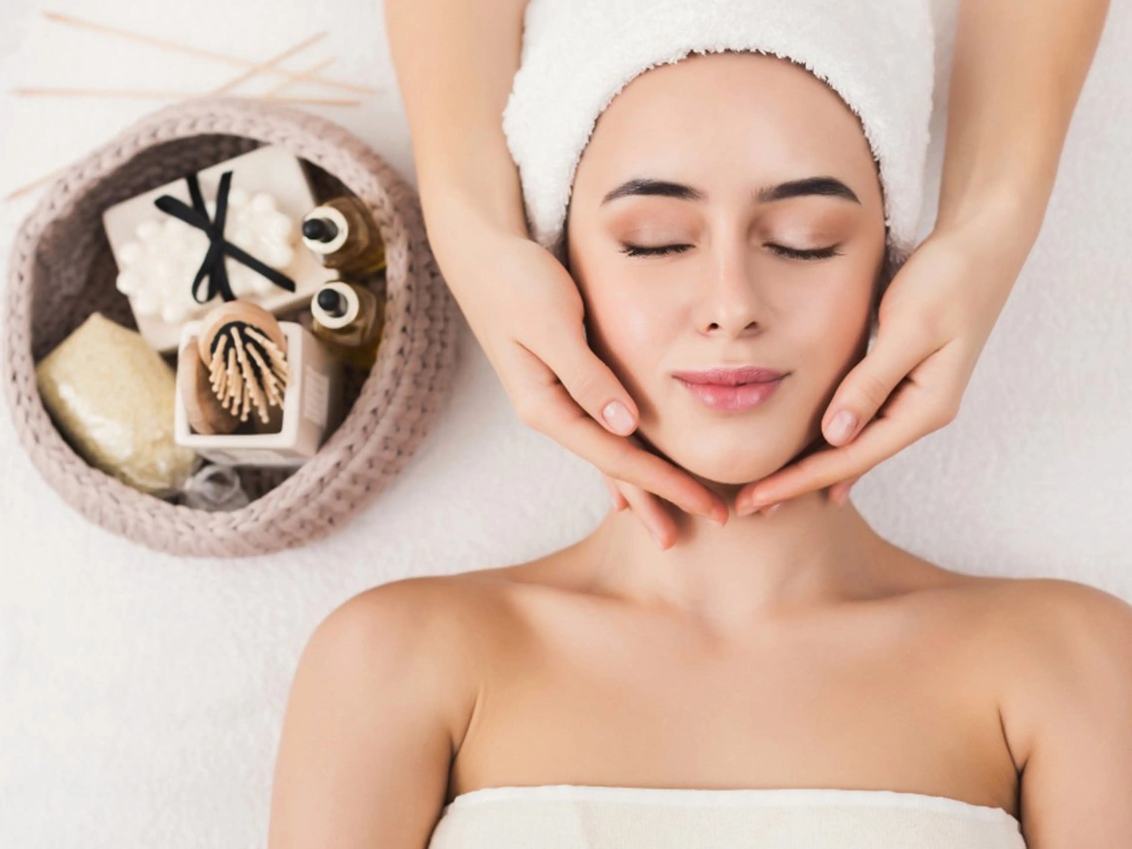 【小顔矯正】朝起きるとお顔パンパン　たっぷり流してお顔スッキリ　カウンセリング込み　70分　¥3900の写真