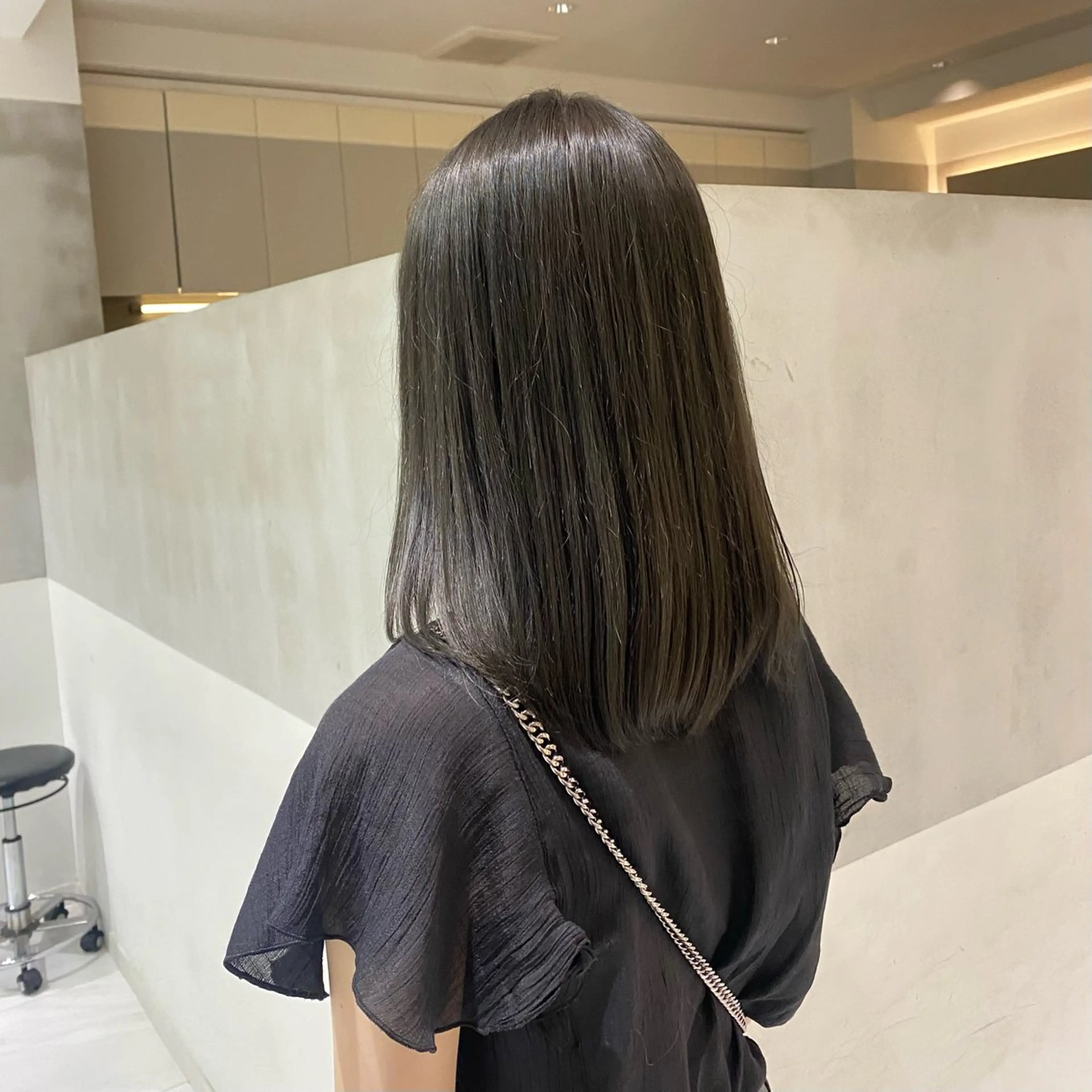 ミディアム カラー ブリーチ ダブルカラー グレージュ ブリーチなしカラー オリーブカラー 艶感/ナチュラル 🌿マアヤのヘアスタイル