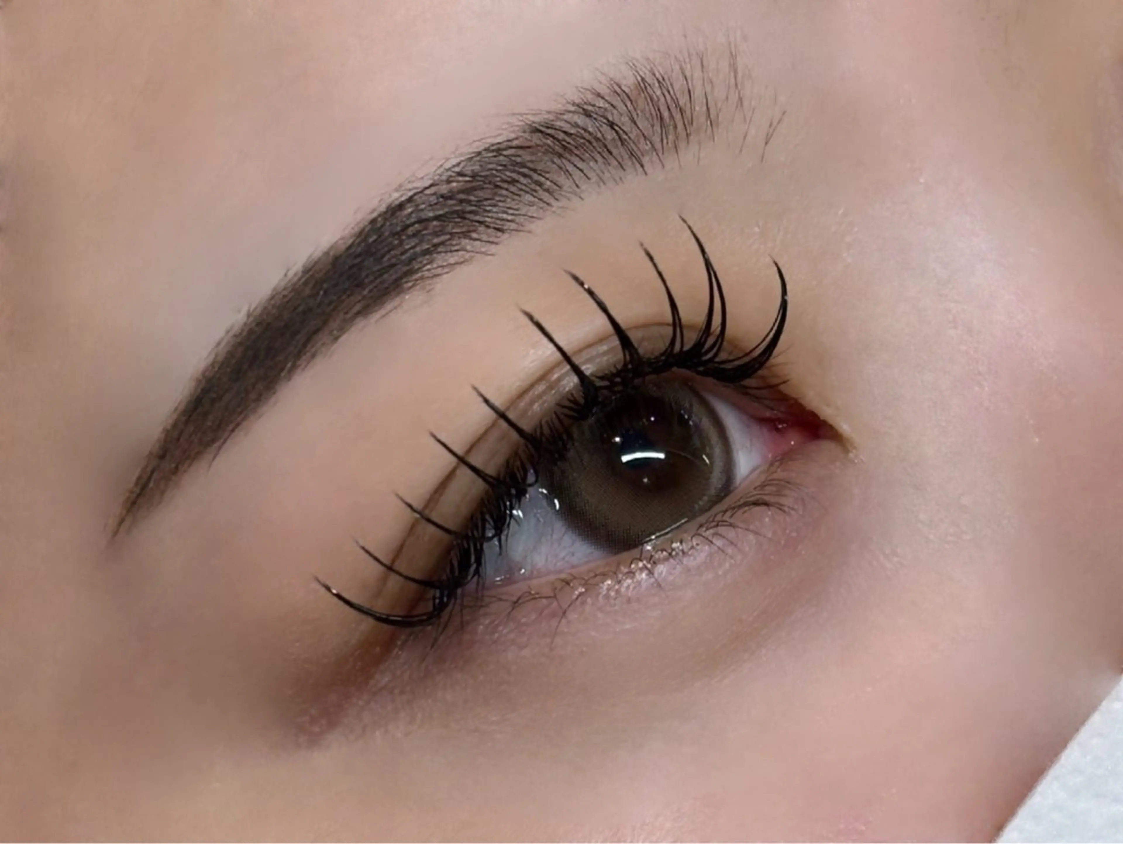 マツエク・マツパ Dカール マツエク LaBlanche ゆいの眉毛・アイブロウイメージ