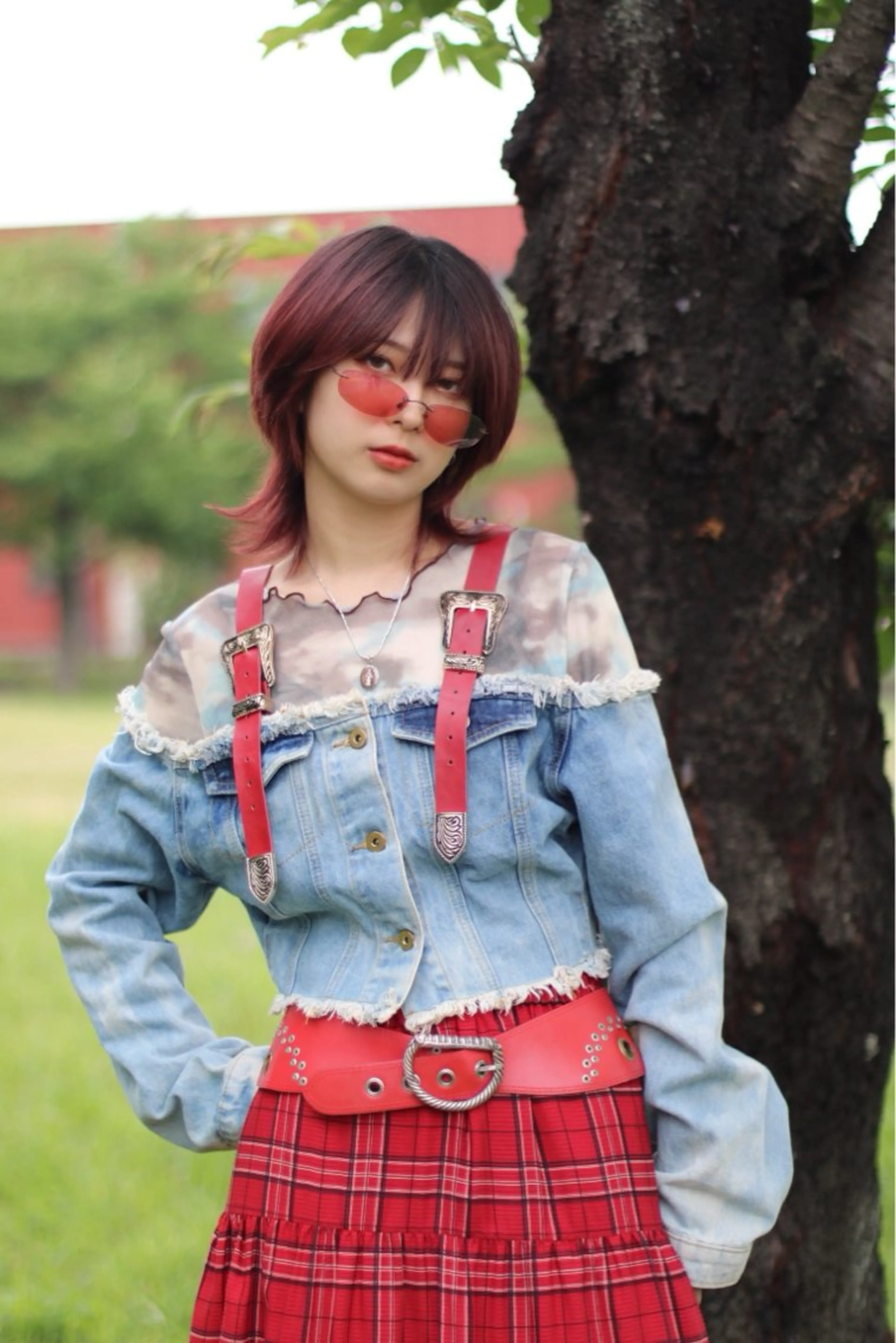 ミディアム 鈴木 彩女のヘアスタイル