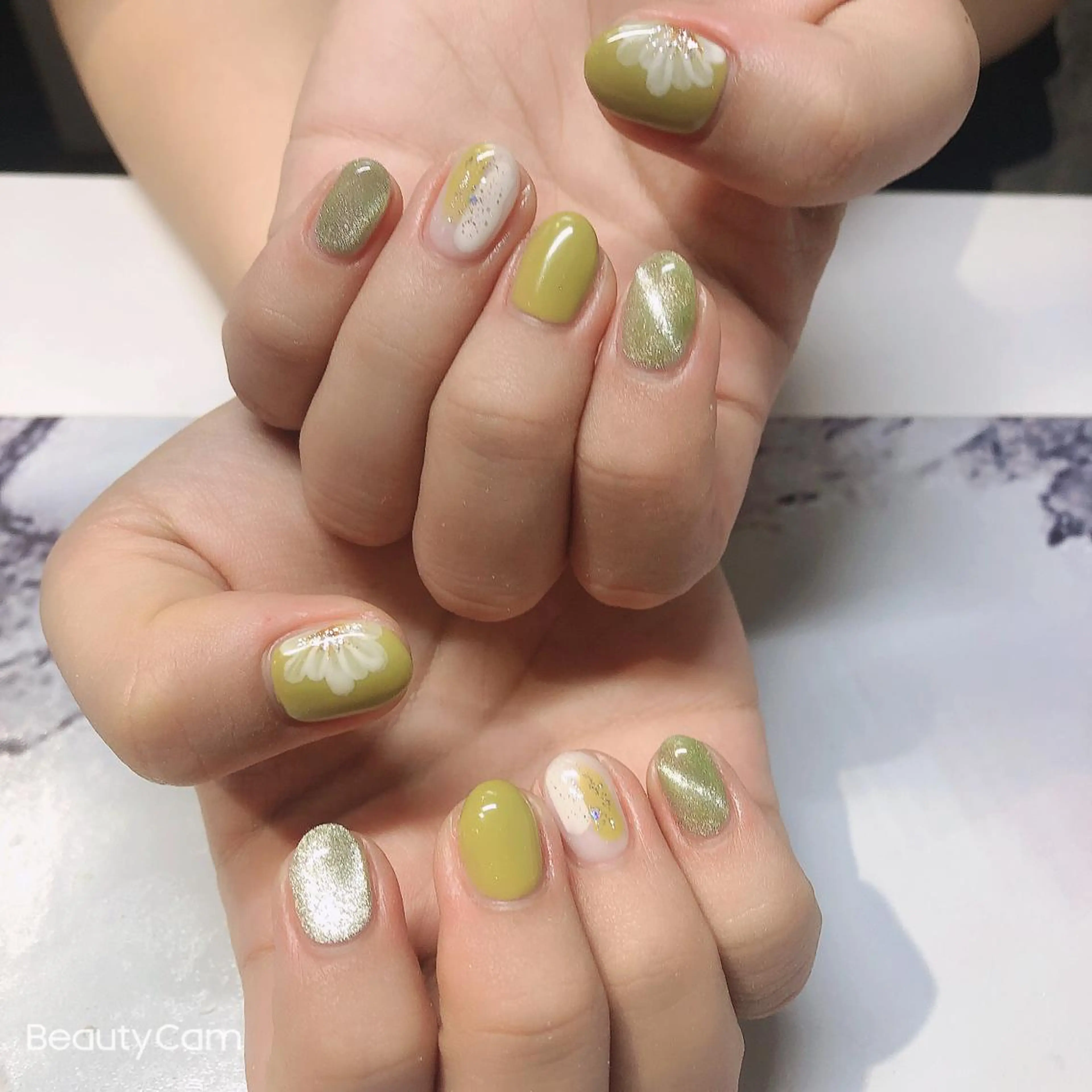 ネイル ハンドネイル Guarendo錦糸町店所属・ガレンドウ 白澤 愛子のネイルデザイン