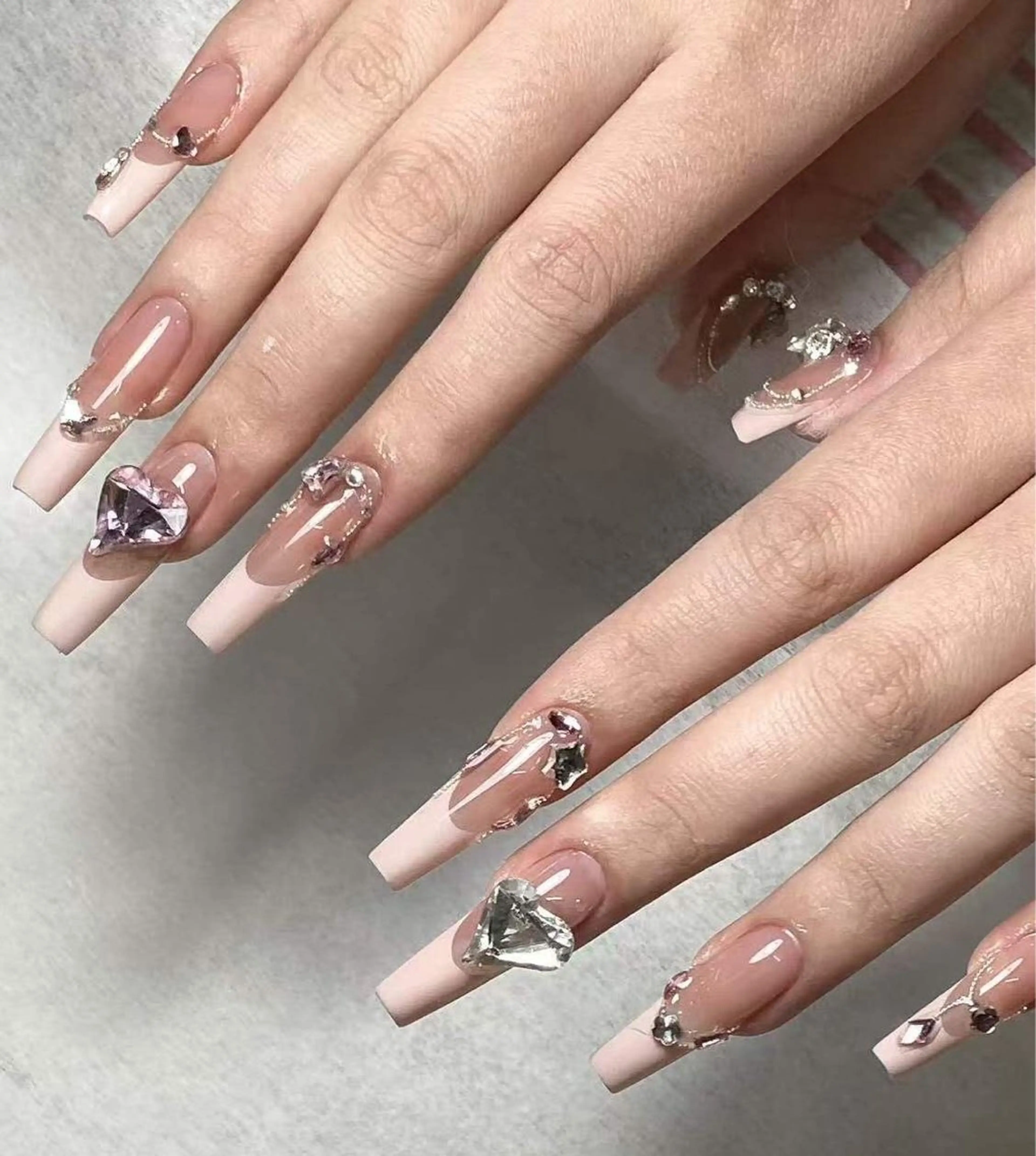 ネイル オーロラネイル フラワーネイル フットネイル フレンチネイル ジェルネイル ハンドネイル 相沢 さやかのネイルデザイン