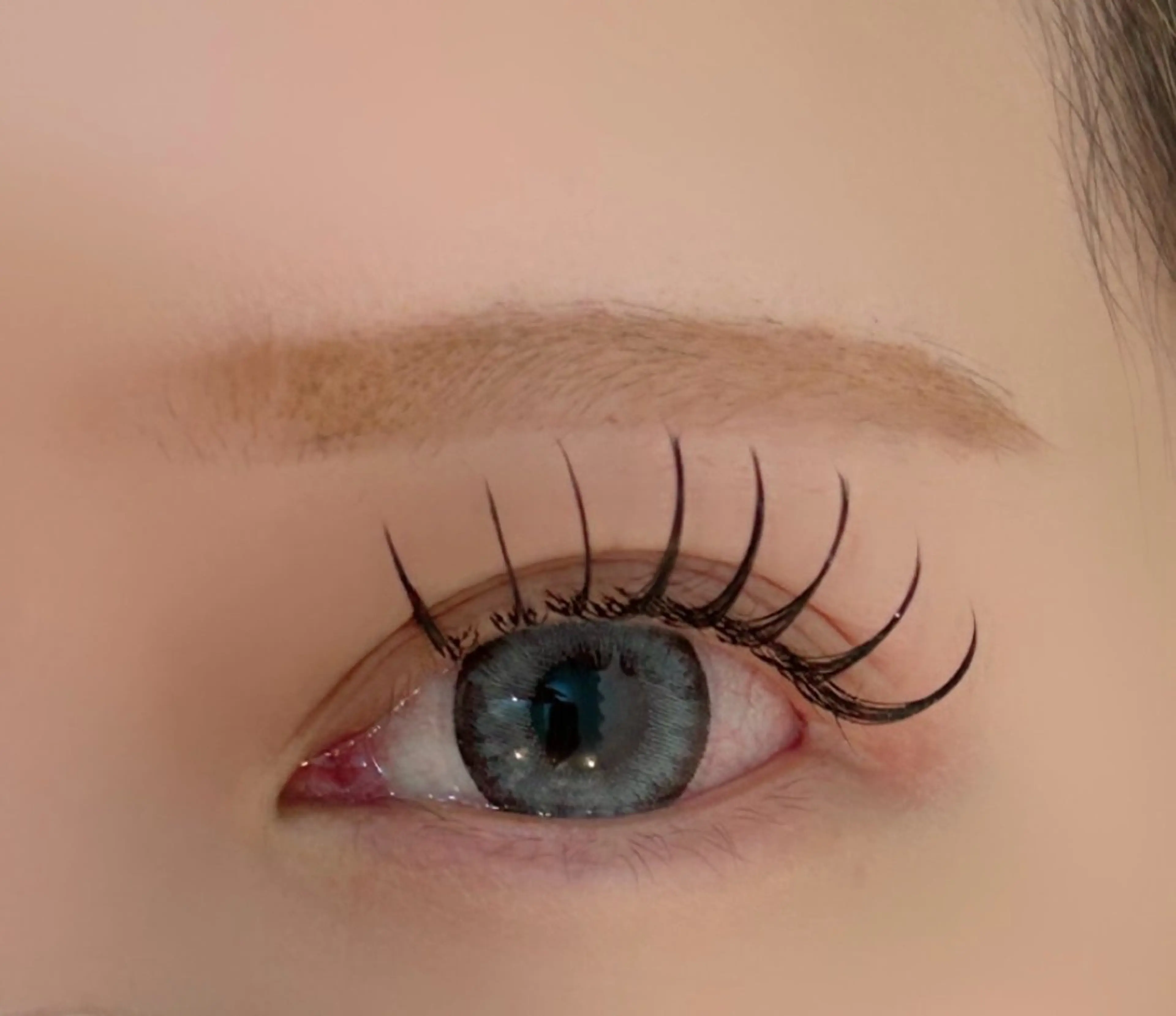 マツエク・マツパ 谷 彩花の眉毛・アイブロウイメージ