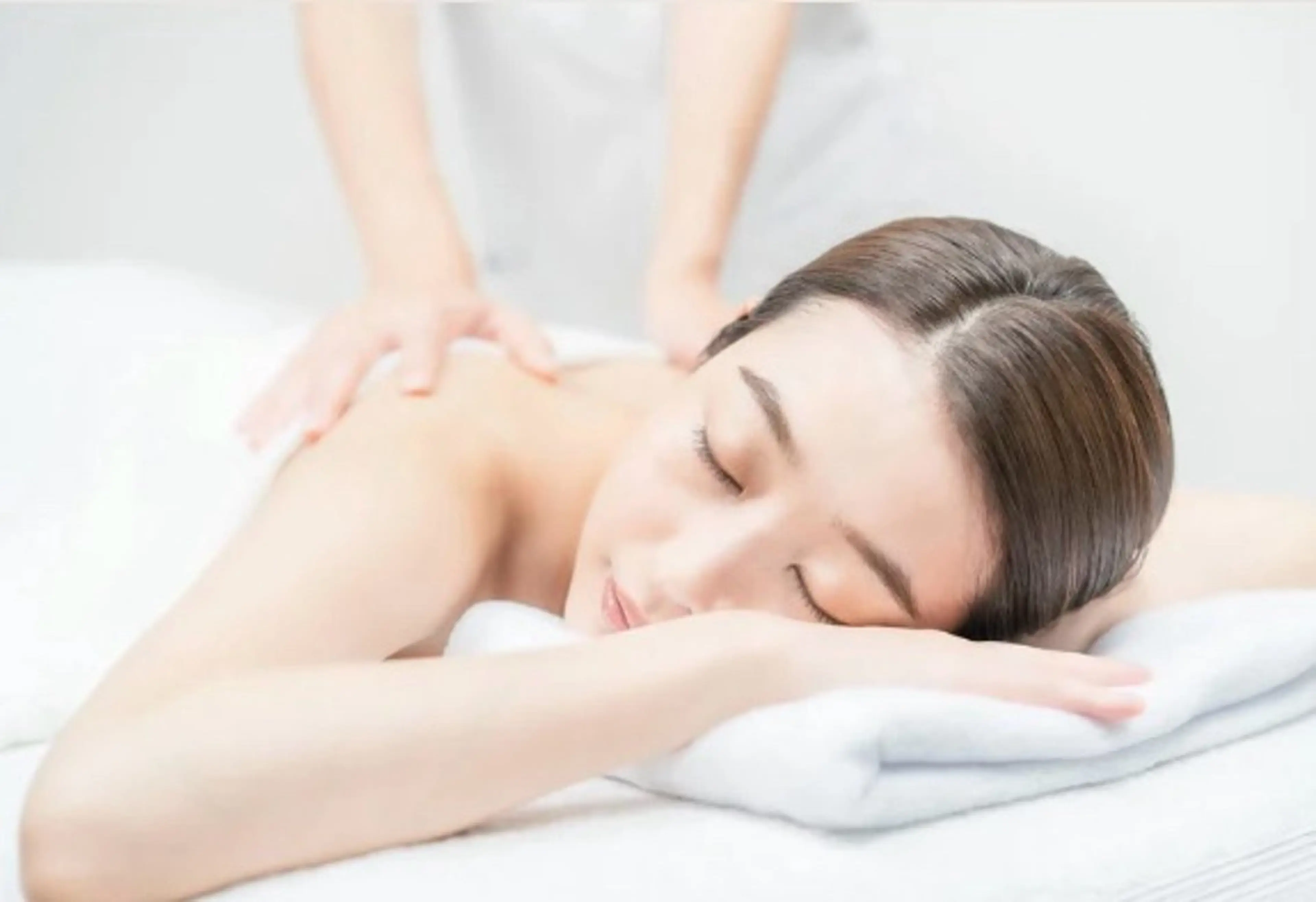 【背中(上部or下部)】ハーブピーリング＋超音波ピーリング✨ザラつき・ニキビ・ニキビ跡・毛孔性苔癬の写真