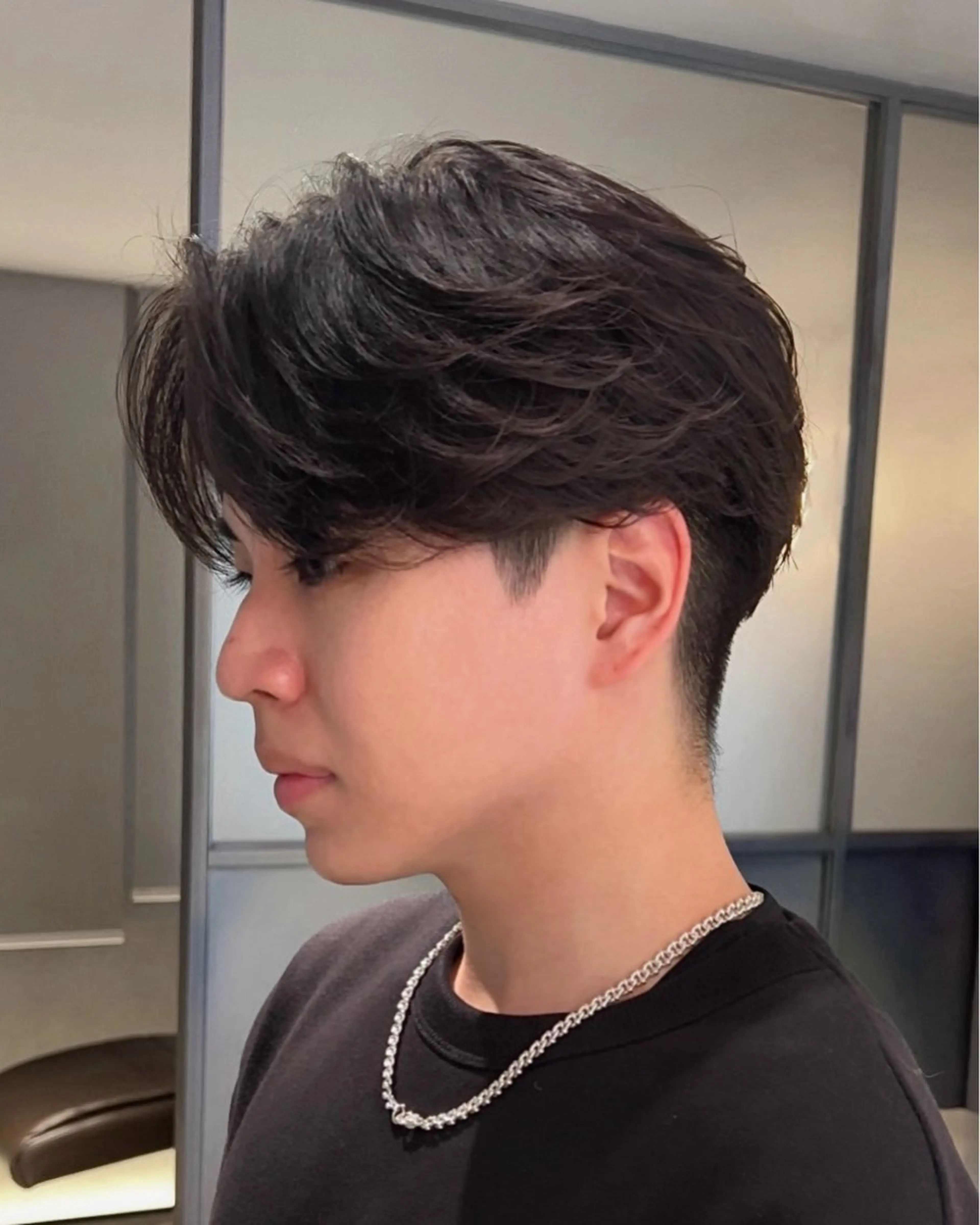 パーマ メンズ センターパート メンズパーマ ニュアンスパーマ カット パーマ トリートメント Qin shaire salon 原宿verno店所属・【センターパート】 ETO／江藤翼の眉毛・アイブロウイメージ