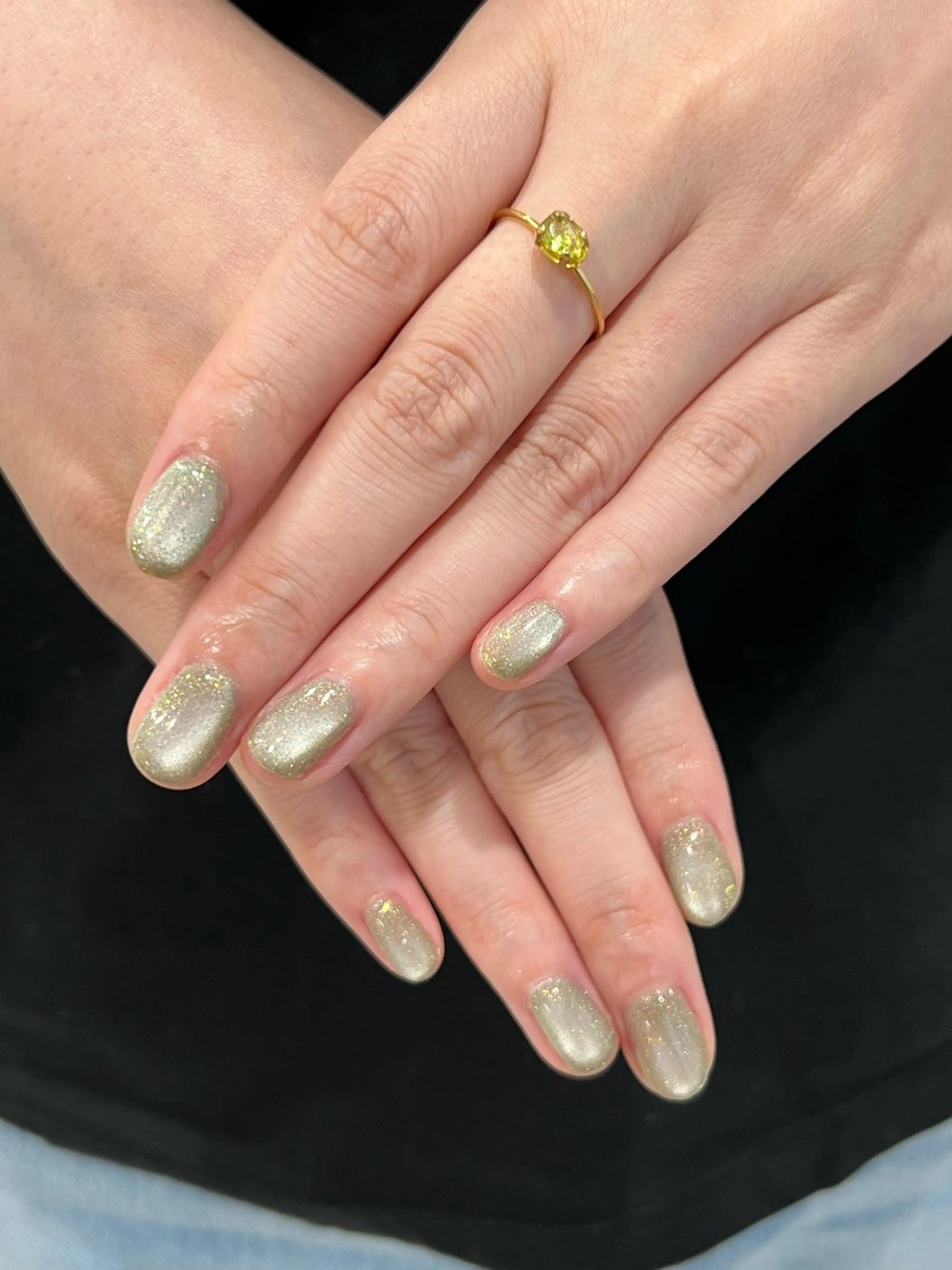 ネイル フラッシュネイル グリーン キラキラネイル マグネットネイル マグネットワンカラー J.O.NAILS所属・📍銀座 💅🏼yuriのネイルデザイン