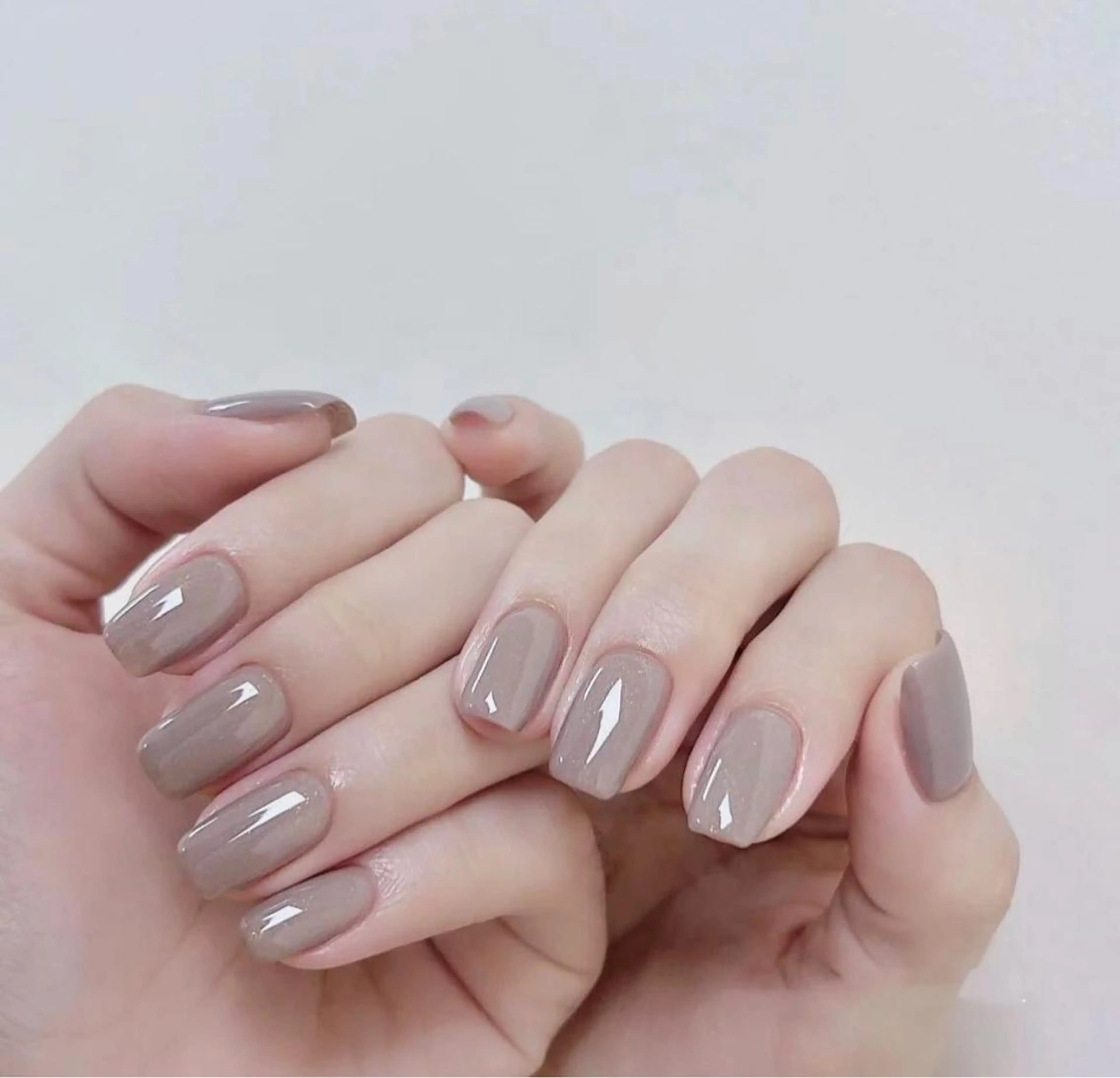 カラー ハンドネイル uuネイルサロン所属・uu ネイルサロン関内🌼のネイルデザイン