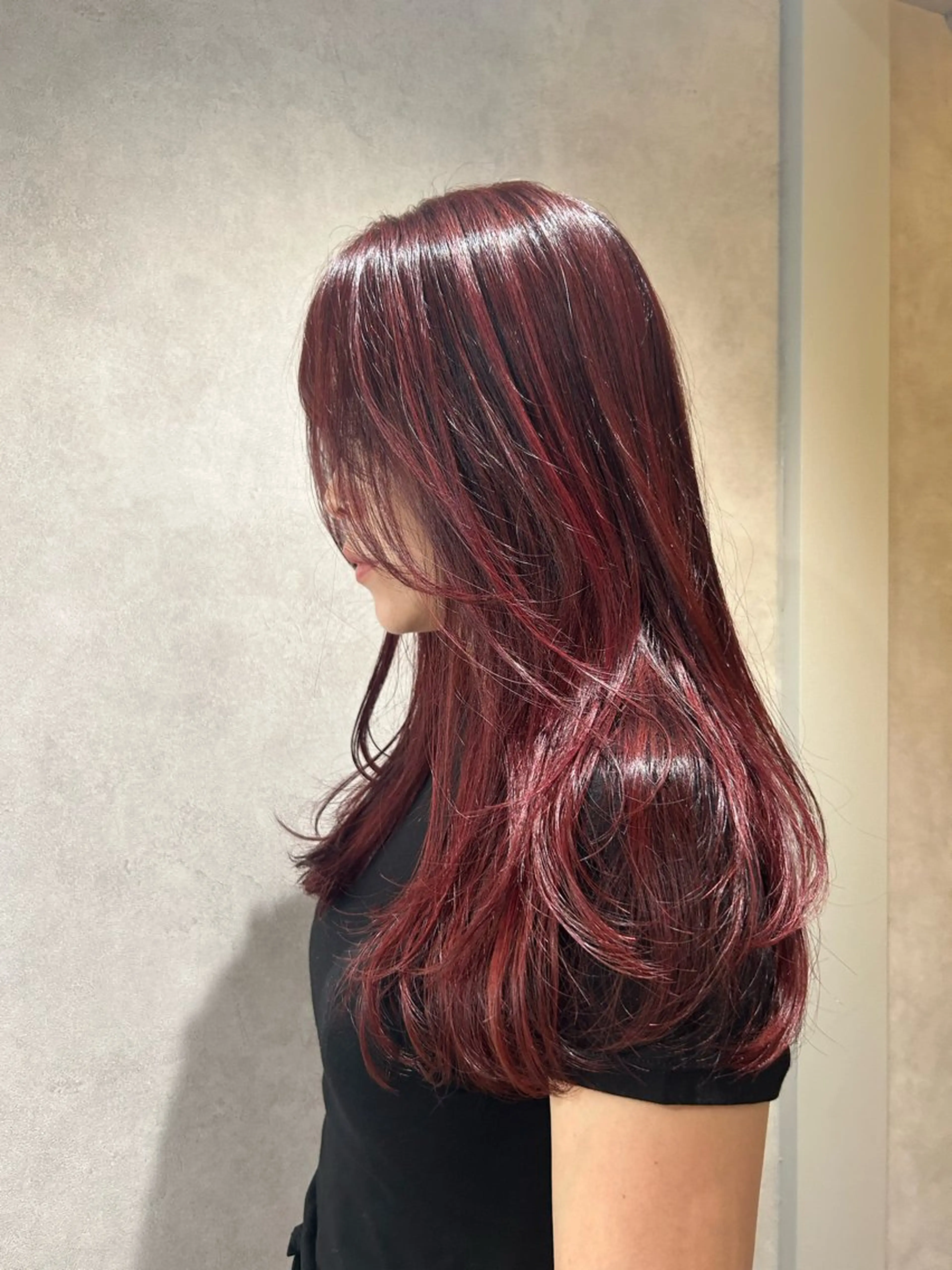 セミロング カラー ハイライトカラー レッドカラー ハイライト カット ヘアカラー トリートメント ayano🍒パーマ 暖色カラーのヘアスタイル