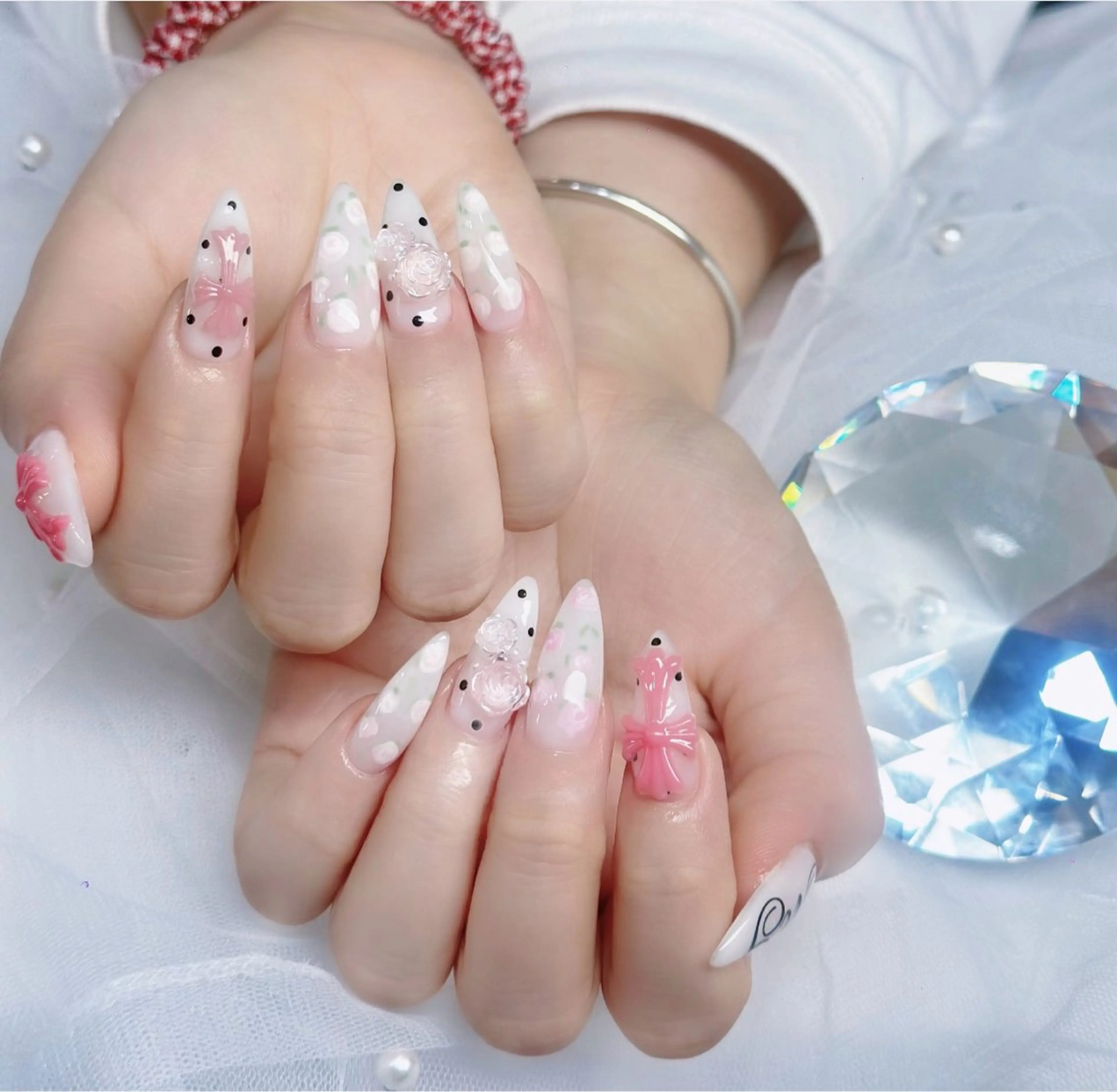 ハンドネイル 波 なみのネイルデザイン