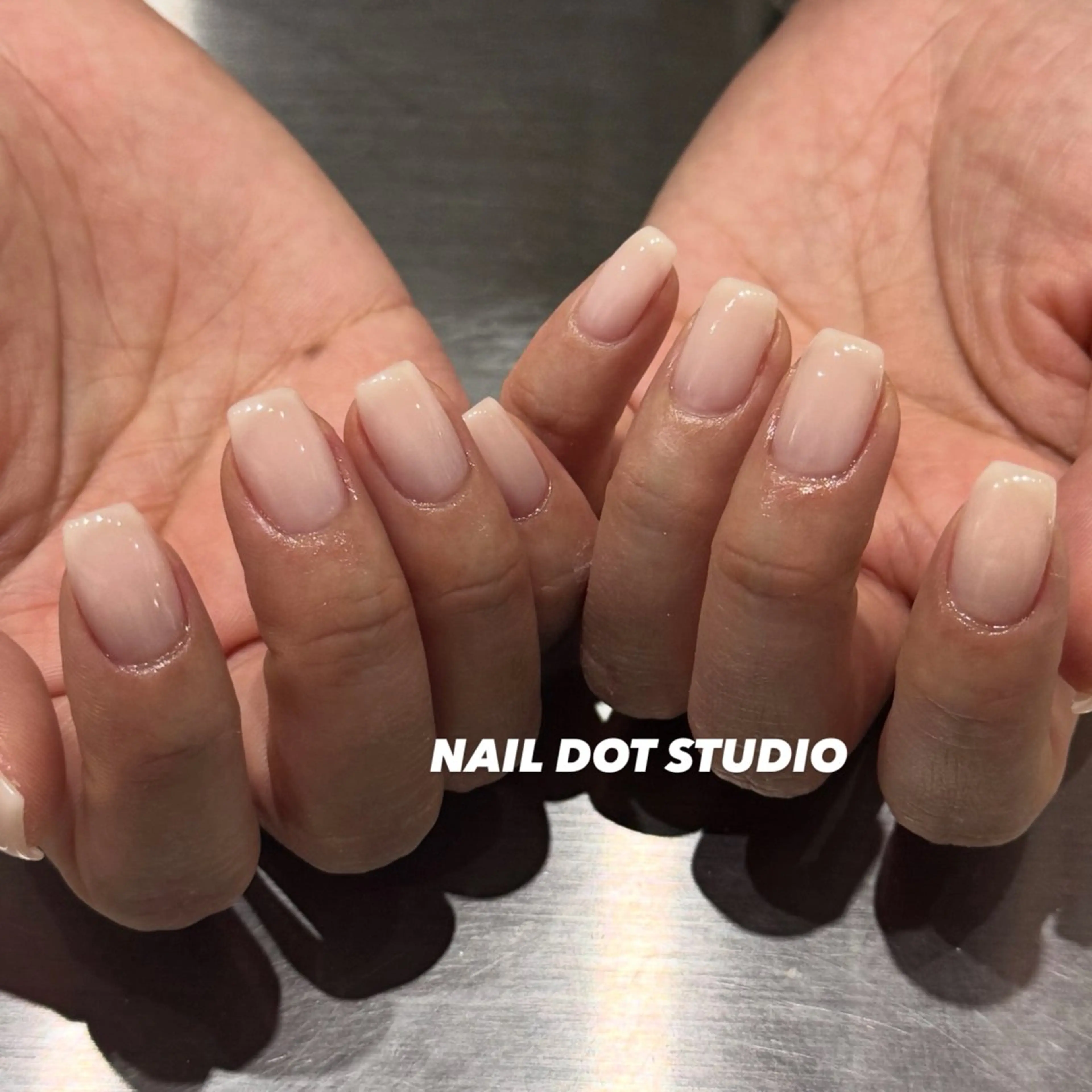 ネイル ハンドネイル NAILDOTSTU DIO SEINAのネイルデザイン