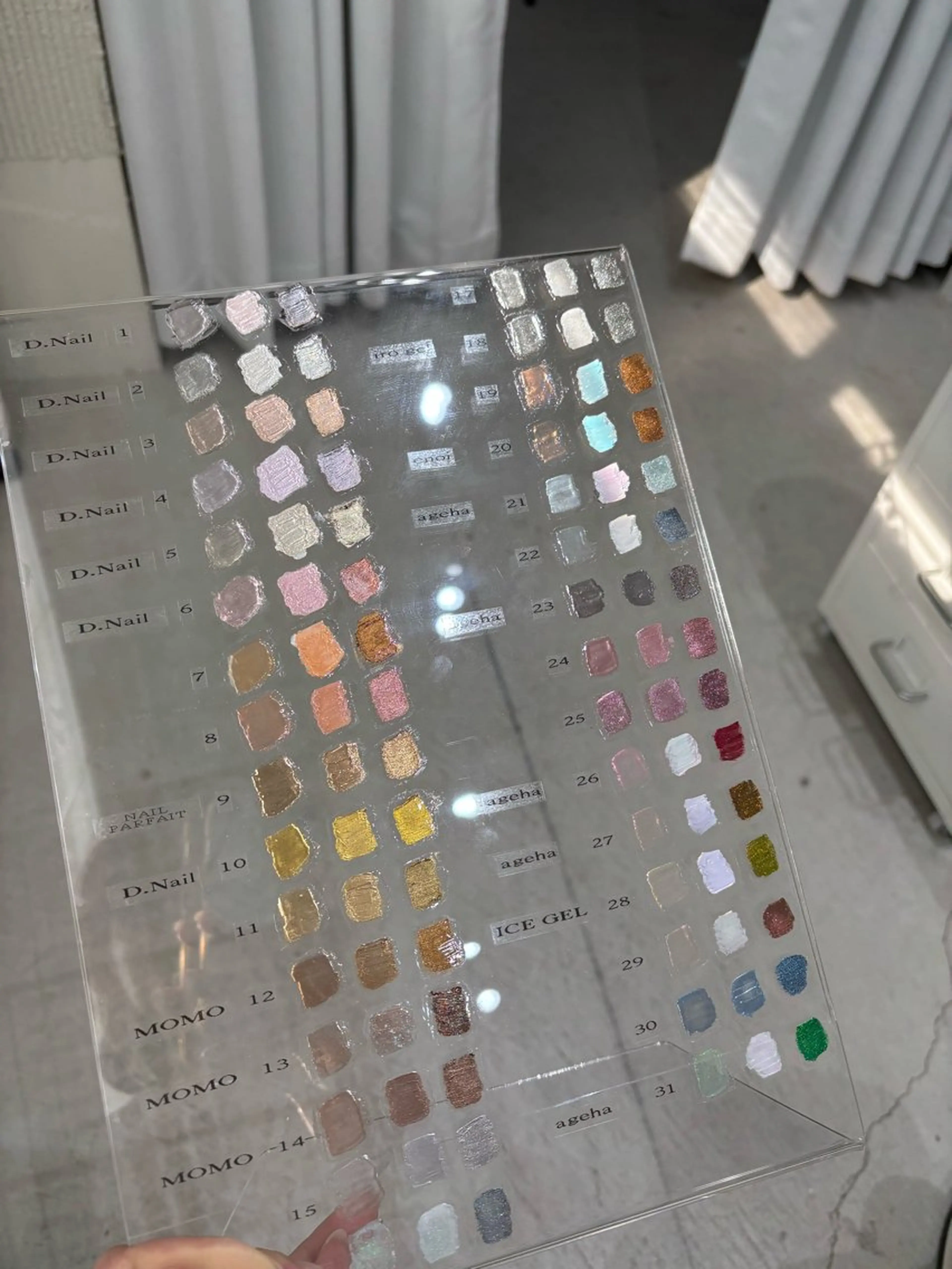 ネイル マグネットネイル ミラーネイル ハンドネイル 毛穴に特化したサロン MYFAIRLADYのエステ・リラクイメージ