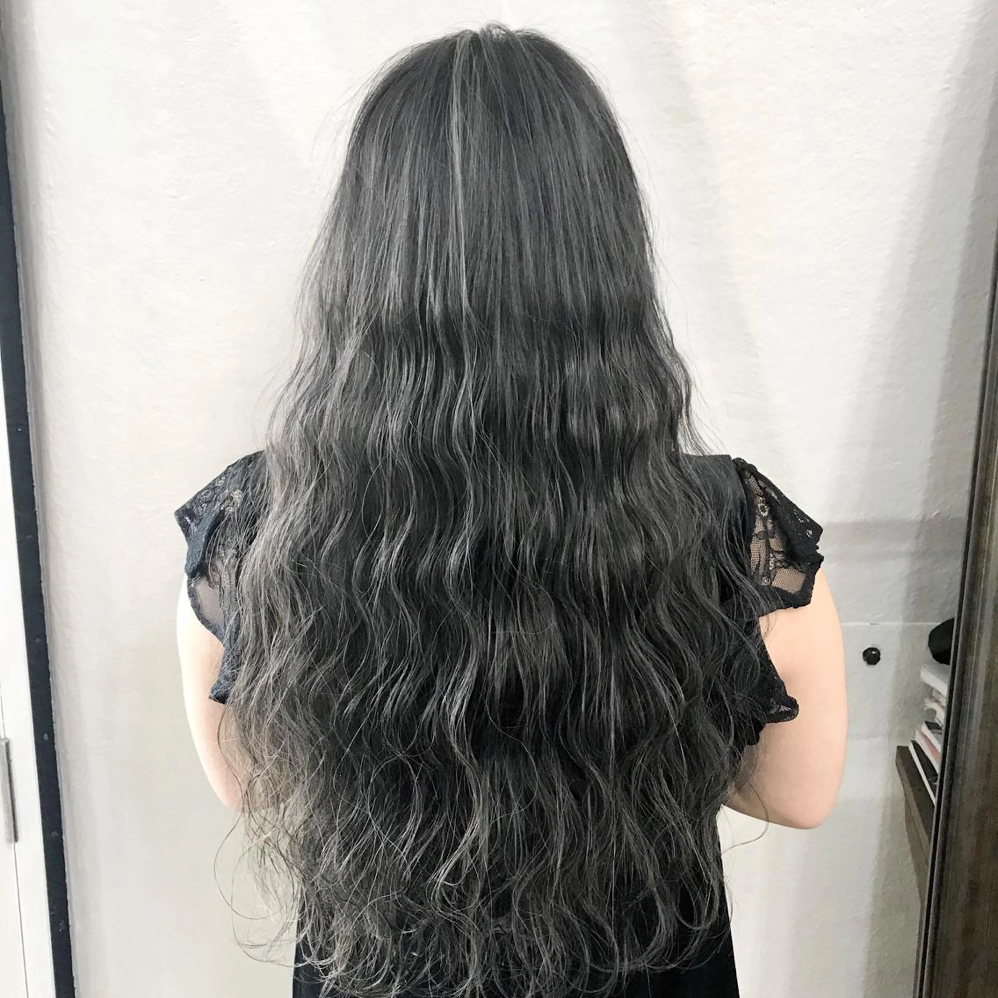 カラー ハイライトカラー ラベンダーカラー ラベンダーグレー サロウィン所属・K-POP好き美容師 🇰🇷Kai.Yのヘアスタイル