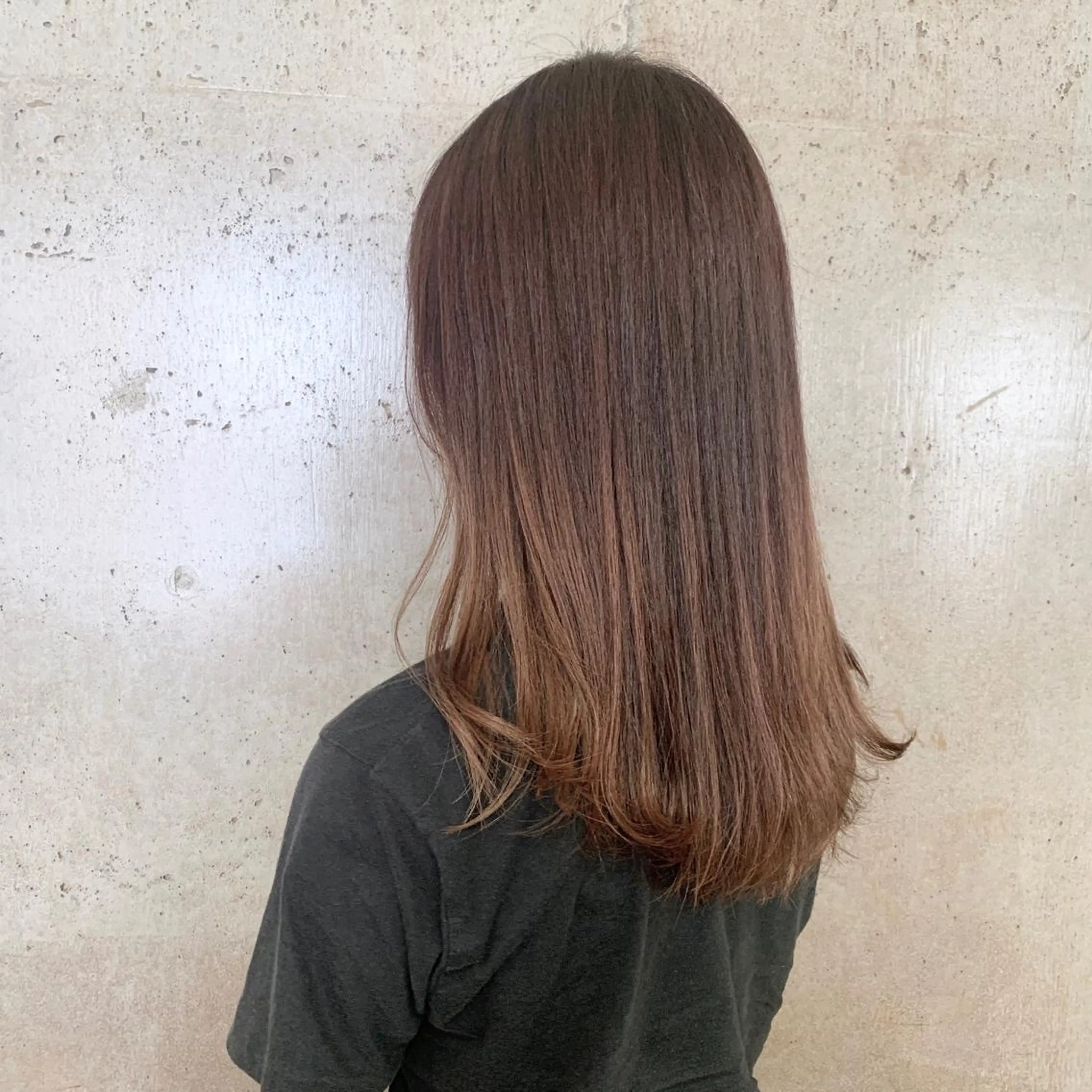 ミディアム カラー アッシュ ラベンダーカラー ラベンダーアッシュ カット ヘアカラー トリートメント ヘッドスパ 二宮 早智子のヘアスタイル