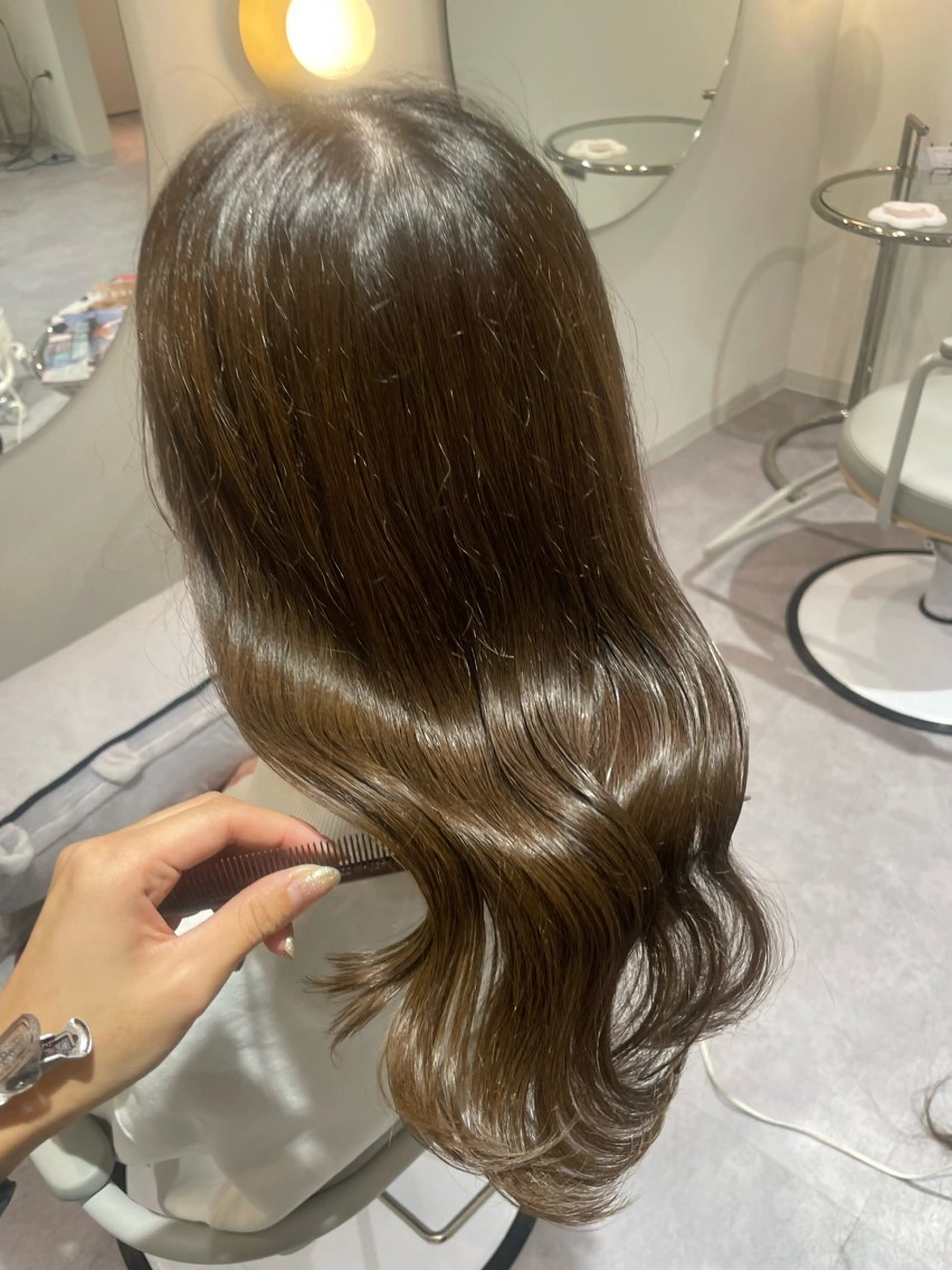 セミロング 廣岡 采音のヘアスタイル