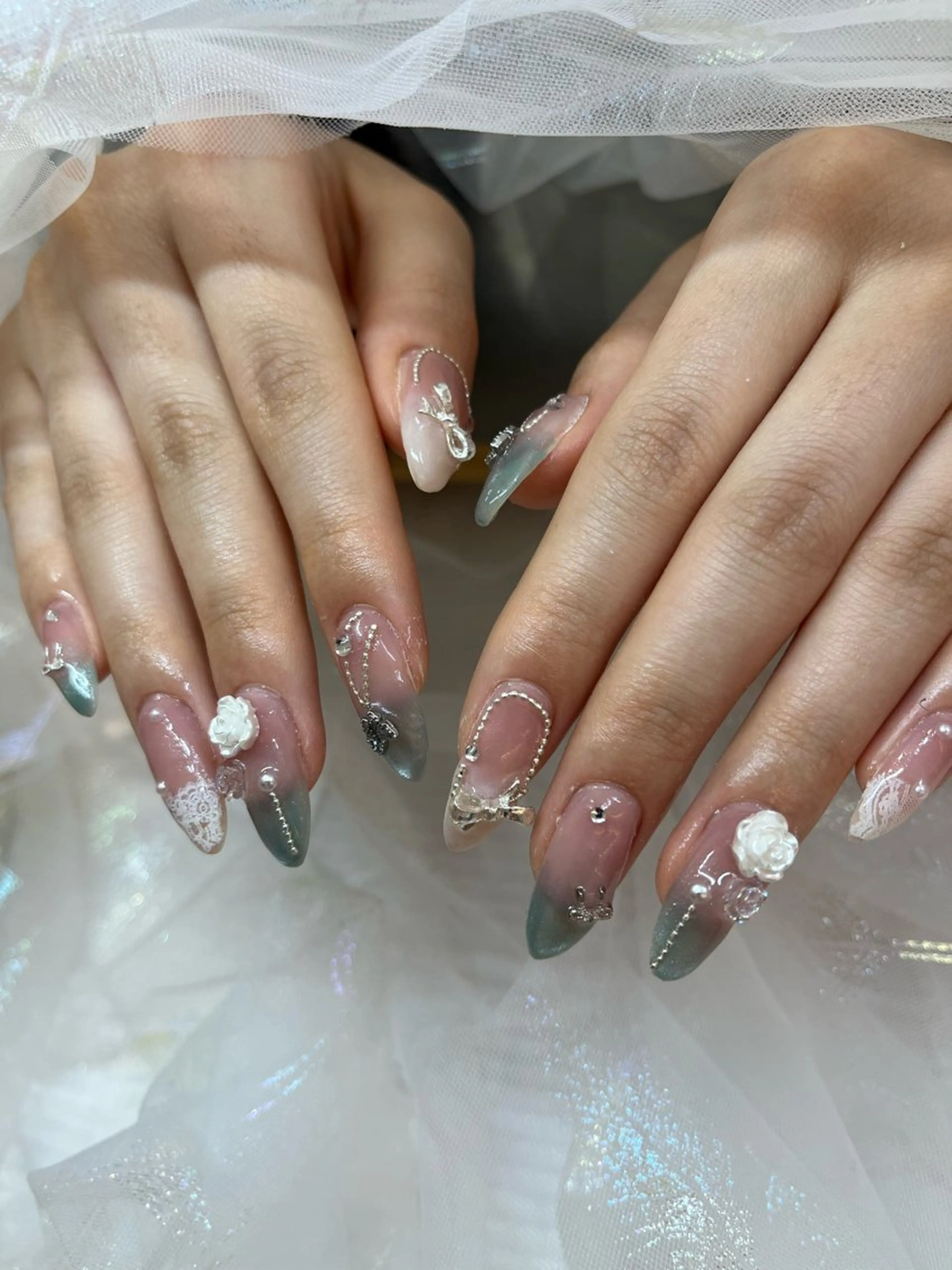 ネイル CeCe Garden 表参道所属・Uchino danicaのネイルデザイン