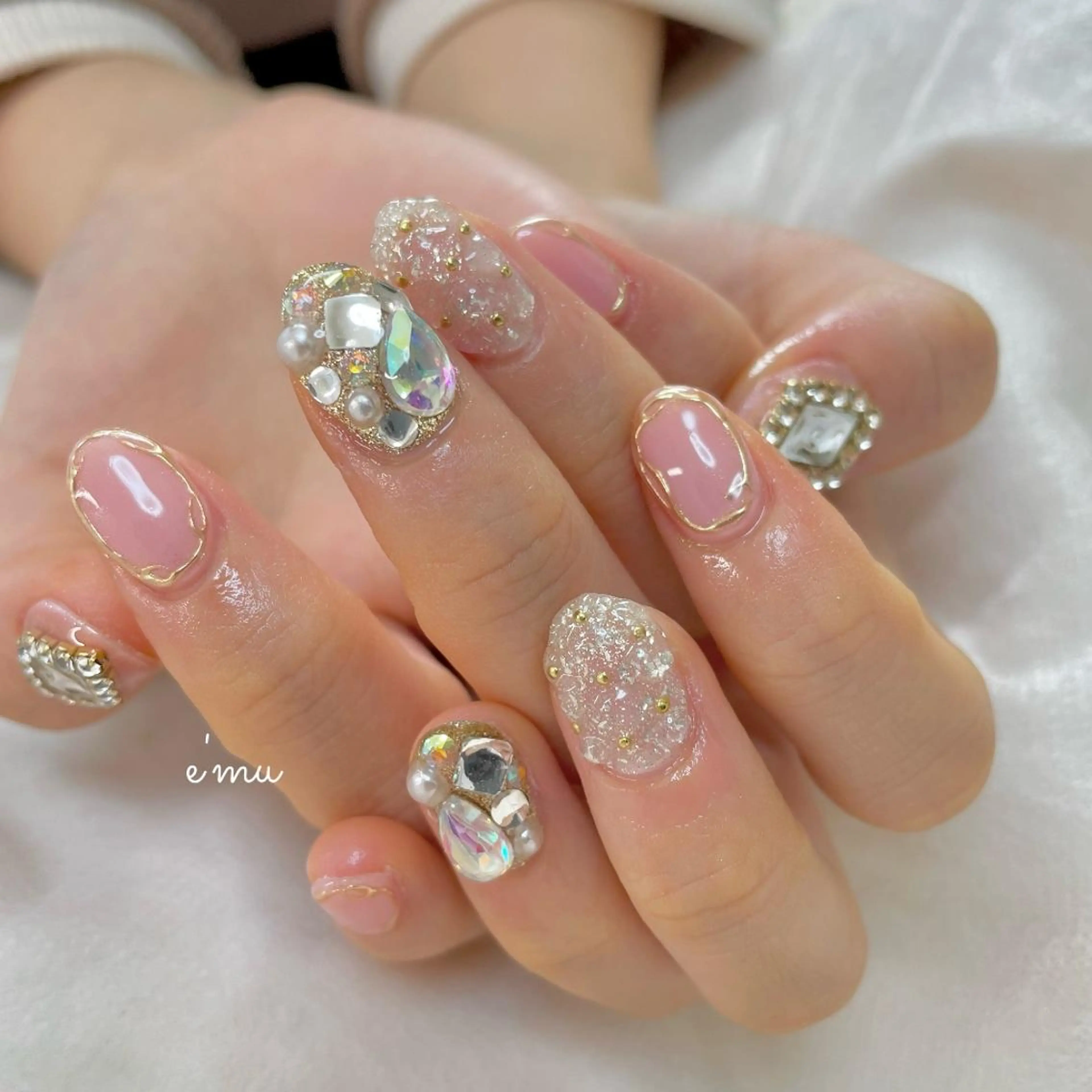 ネイル キラキラネイル 韓国ネイル nail salon e'mu💐のネイルデザイン
