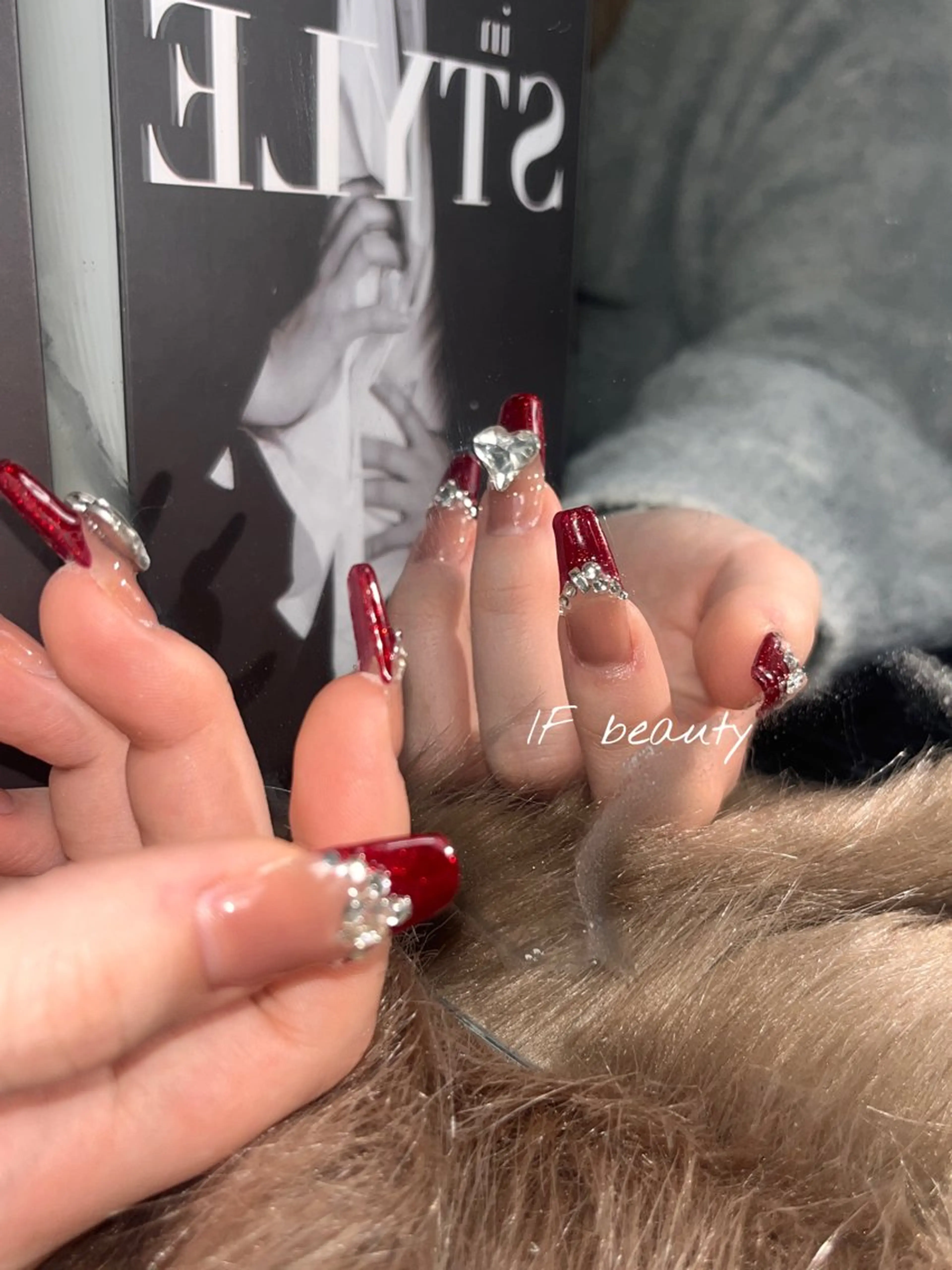 ネイル アートネイル ボルドー ジェルネイル キラキラネイル 韓国ネイル ハンドネイル if Hair＆Nail Salon所属・IKA /海外ネイル /個性派/ワンホンのネイルデザイン