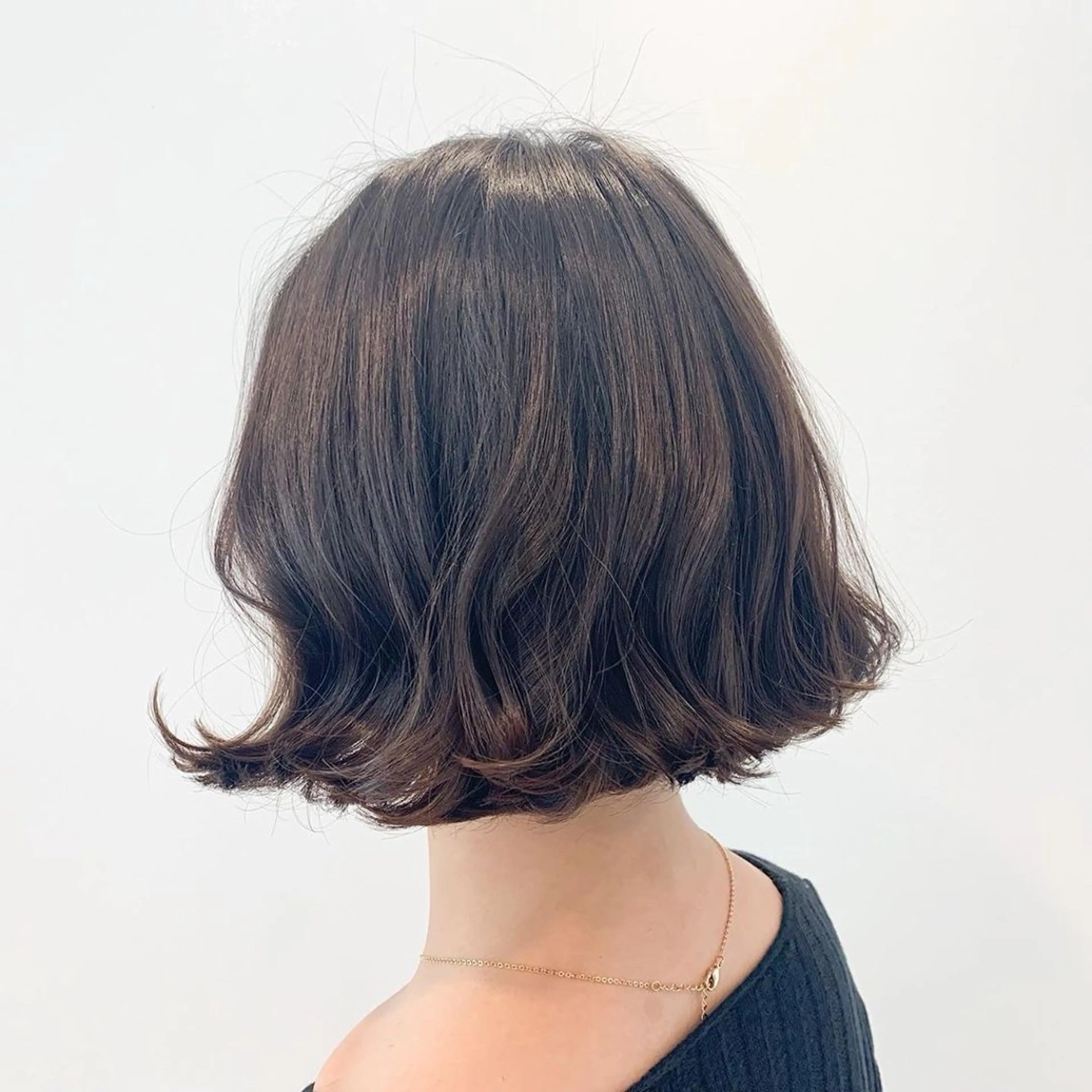 ミディアム パーマ ミディアムパーマ ボブ カット パーマ コテ巻き風パーマ🫧 韓国パーマ反町海大のヘアスタイル