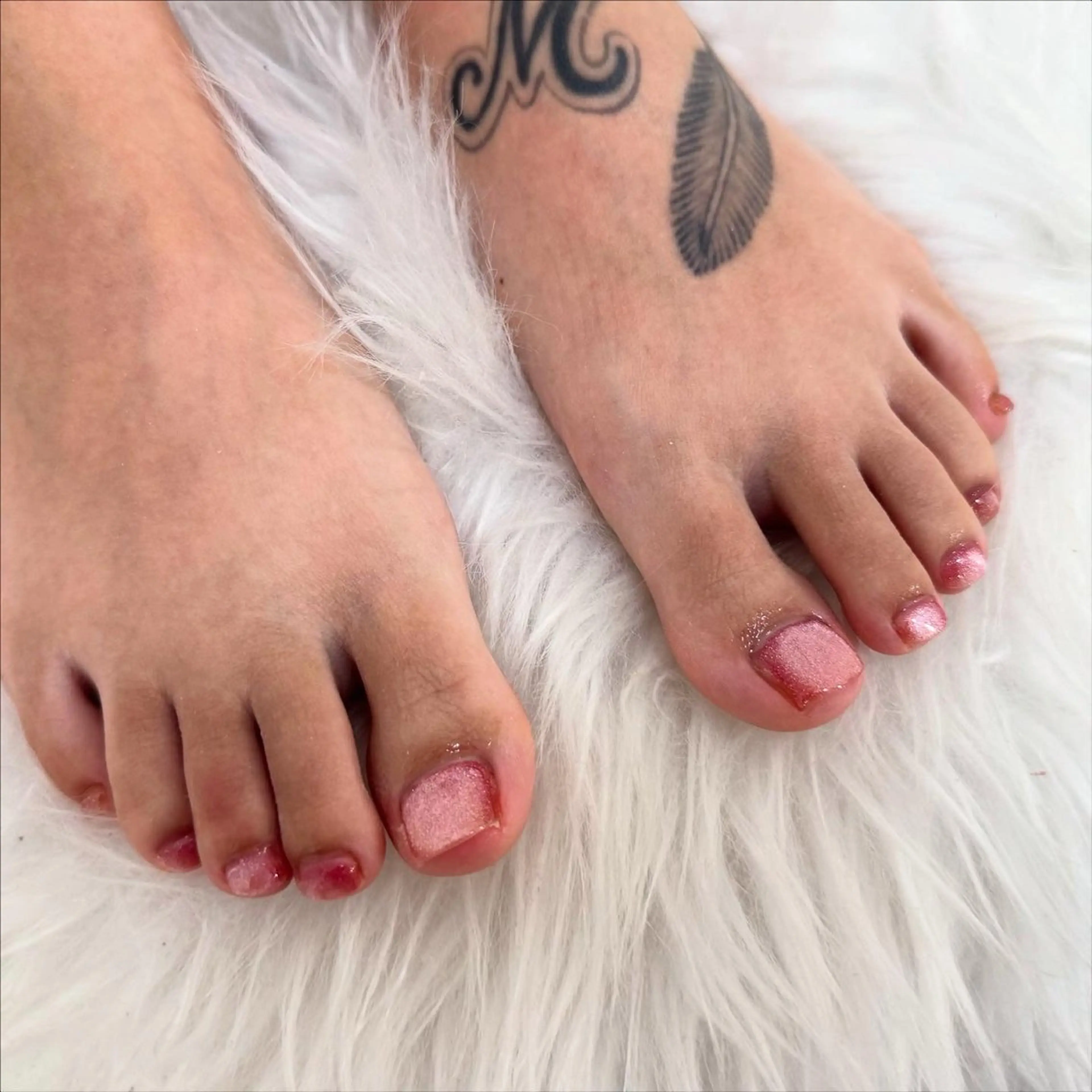 ミディアム フットネイル mao .のネイルデザイン