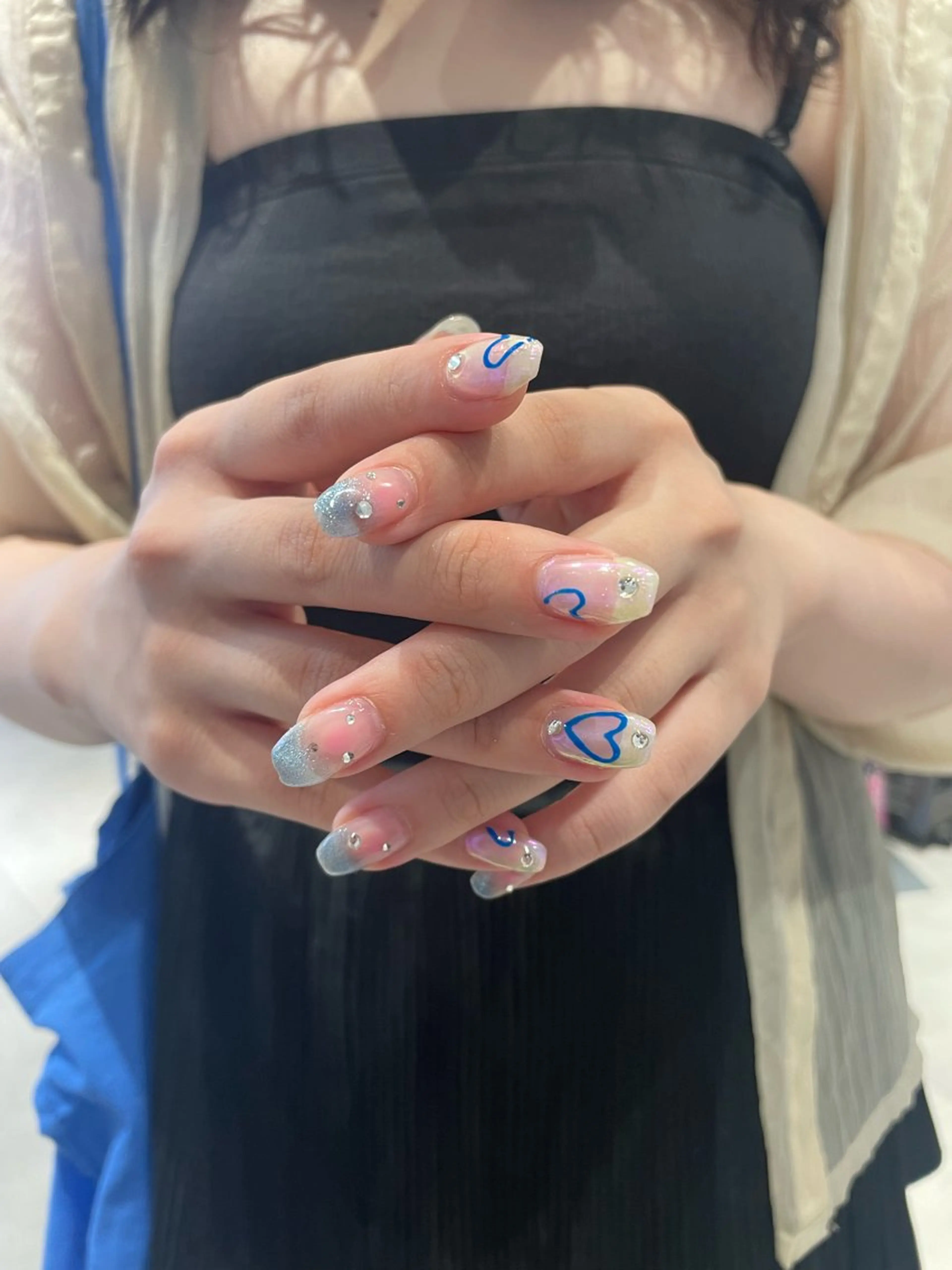 ネイル ハンドネイル 🌟暖色系ハイトーン 🌟AIのヘアスタイル