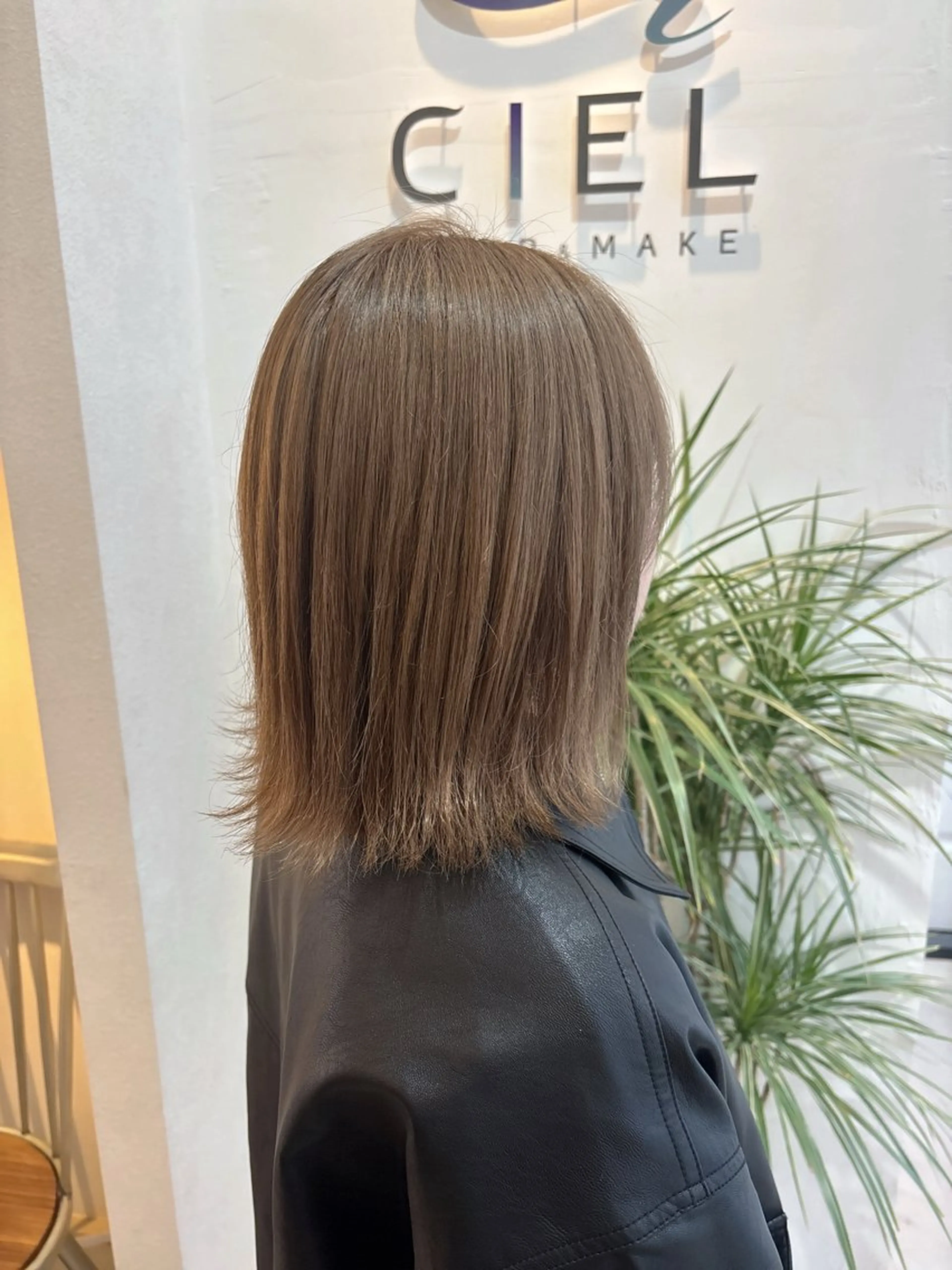 ミディアム カット ヘアカラー CIEL大名店所属・Rena/レイヤー /透明感カラーのヘアスタイル