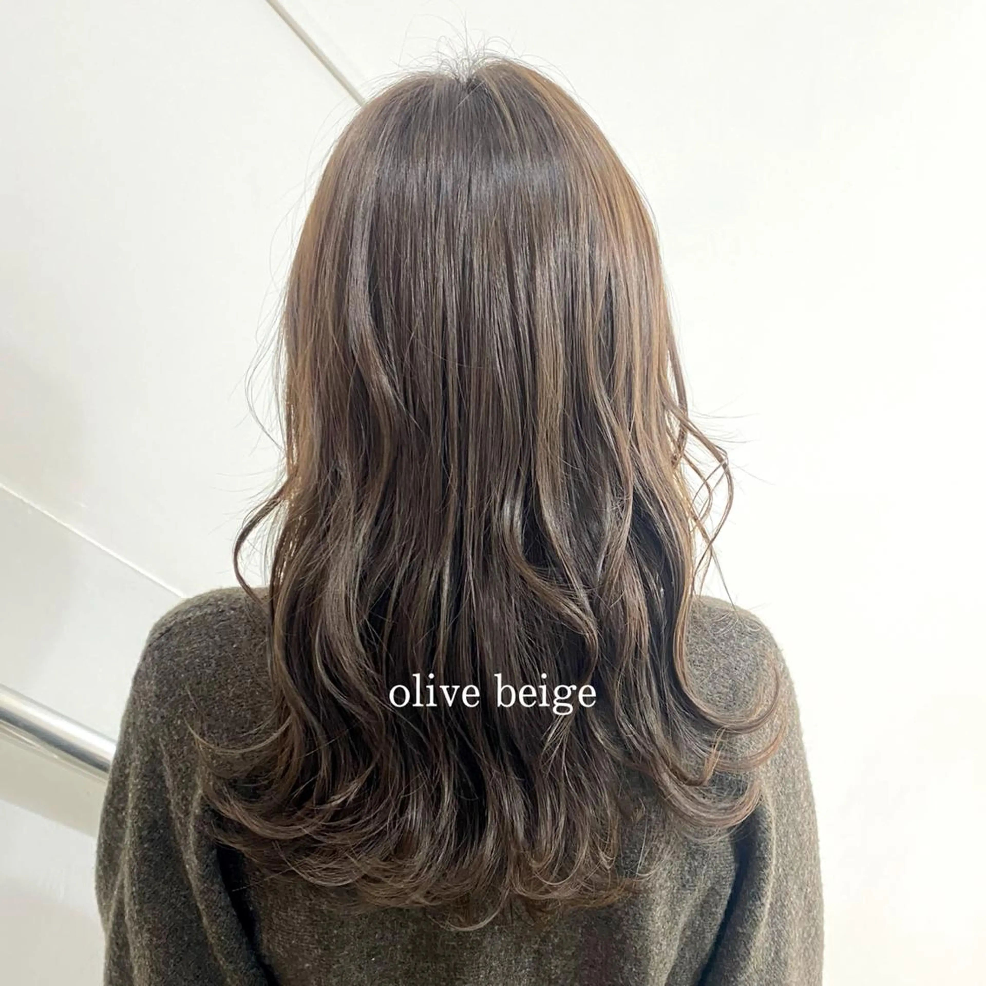 セミロング カラー 透明感カラー オリーブカラー ハル🌸柔色/ ブリーチなし/艶髪のヘアスタイル