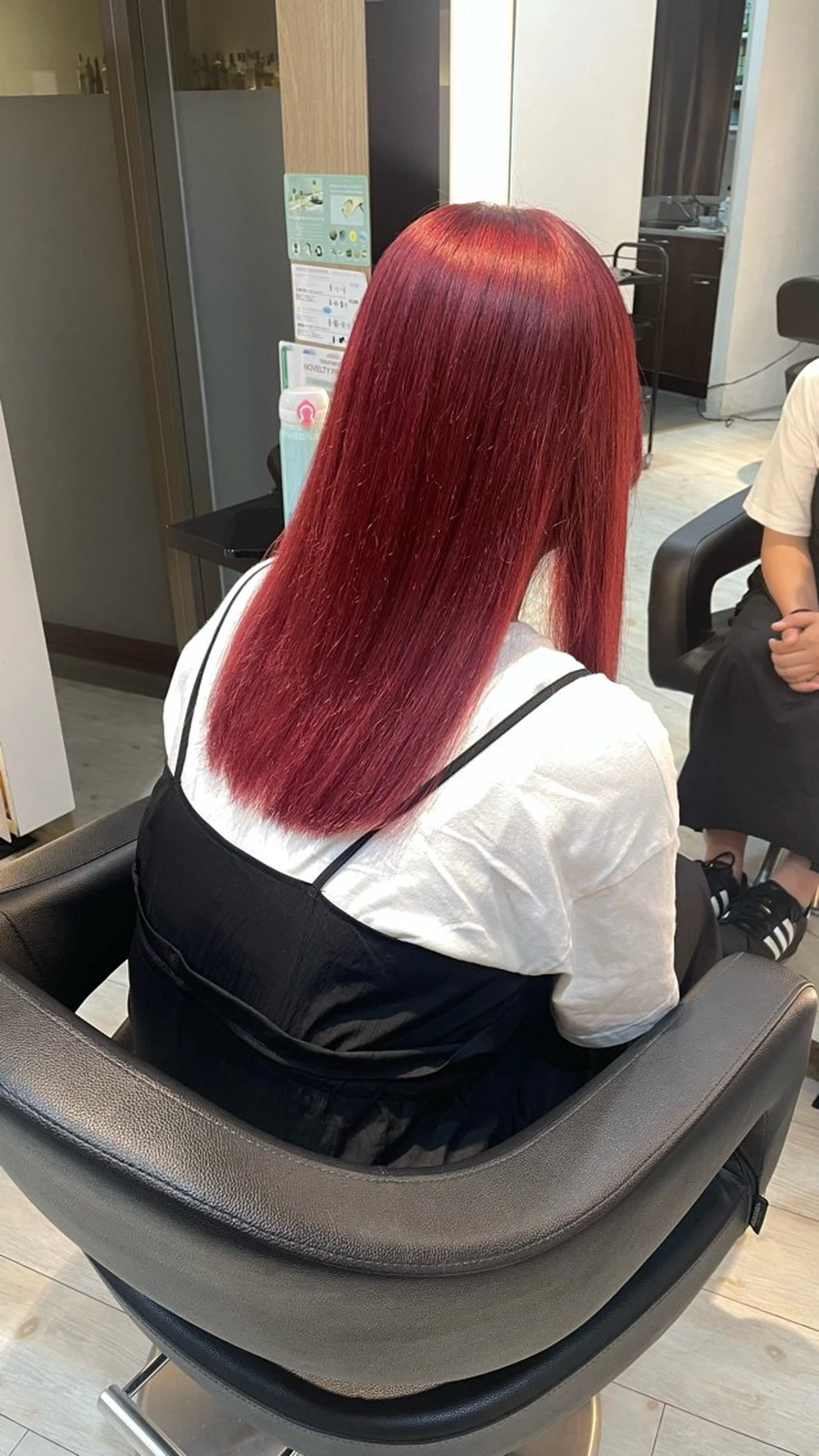 ミディアム カラー レッドカラー カット ヘアカラー トリートメント ブリーチ/髪質改善/ ハイトーン/暖色のヘアスタイル