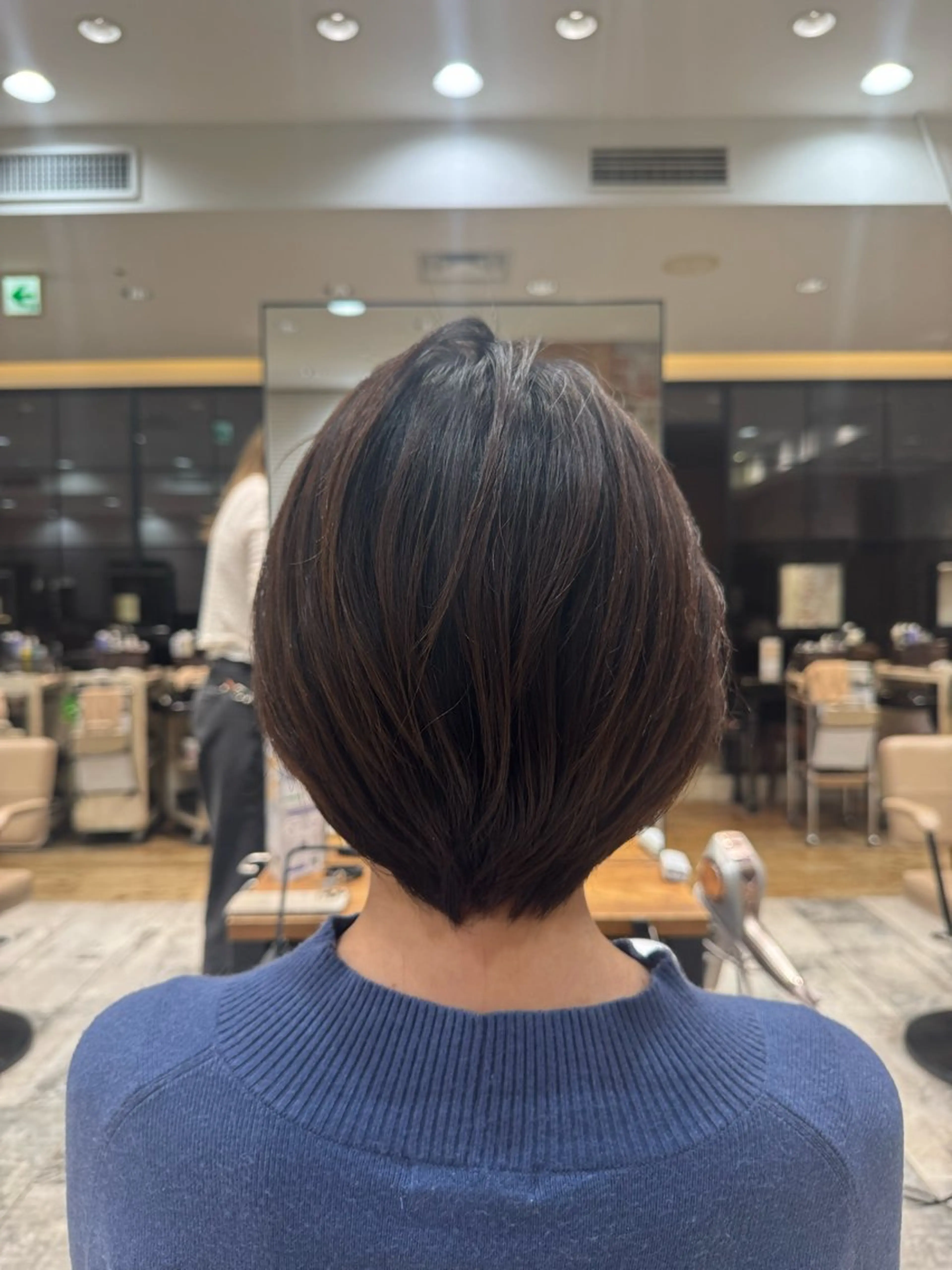 ショート 新宿/レイヤー 顔周りカット溝手優太のヘアスタイル