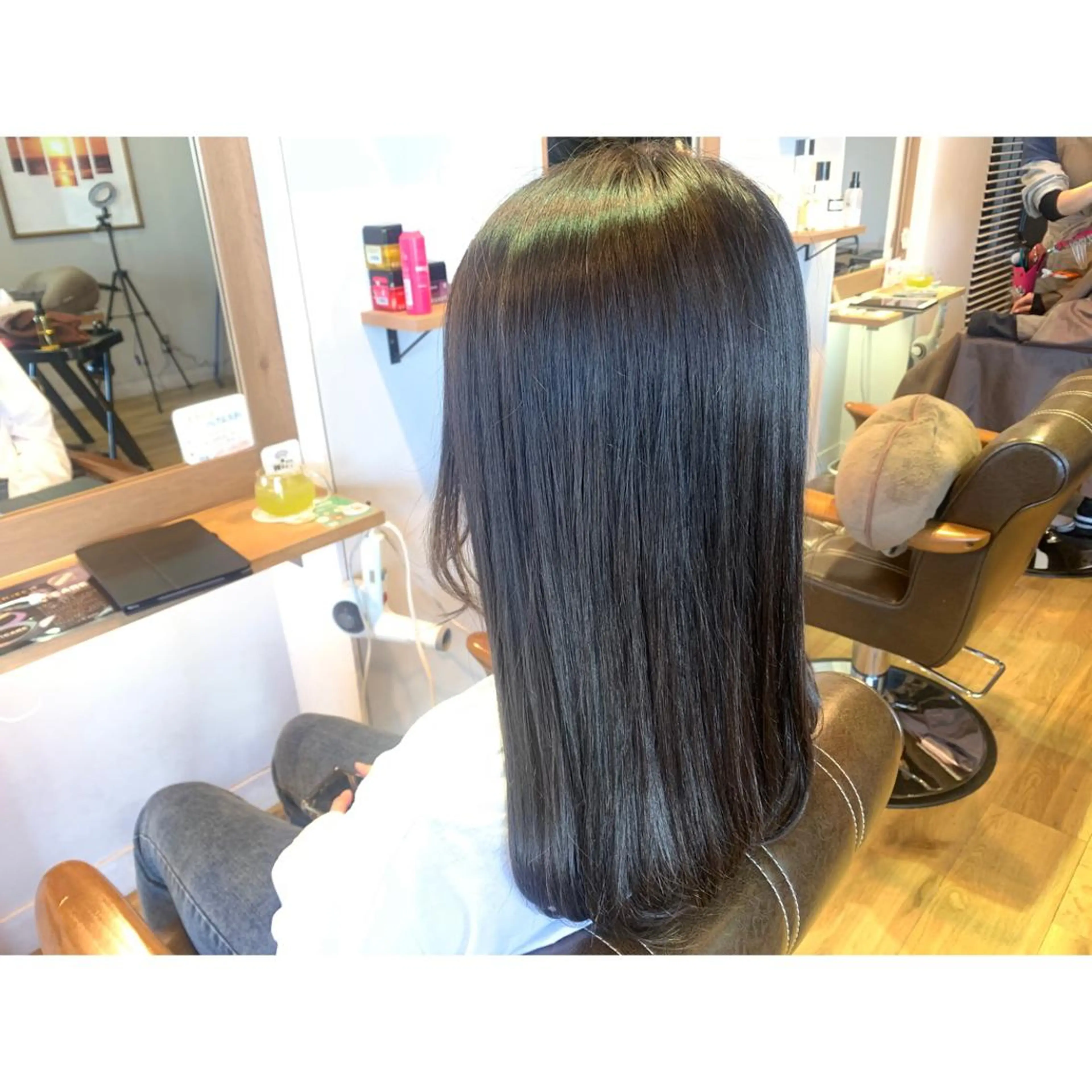 ロング カラー グレージュ ヘアカラー トリートメント ツキダテ ユイのヘアスタイル