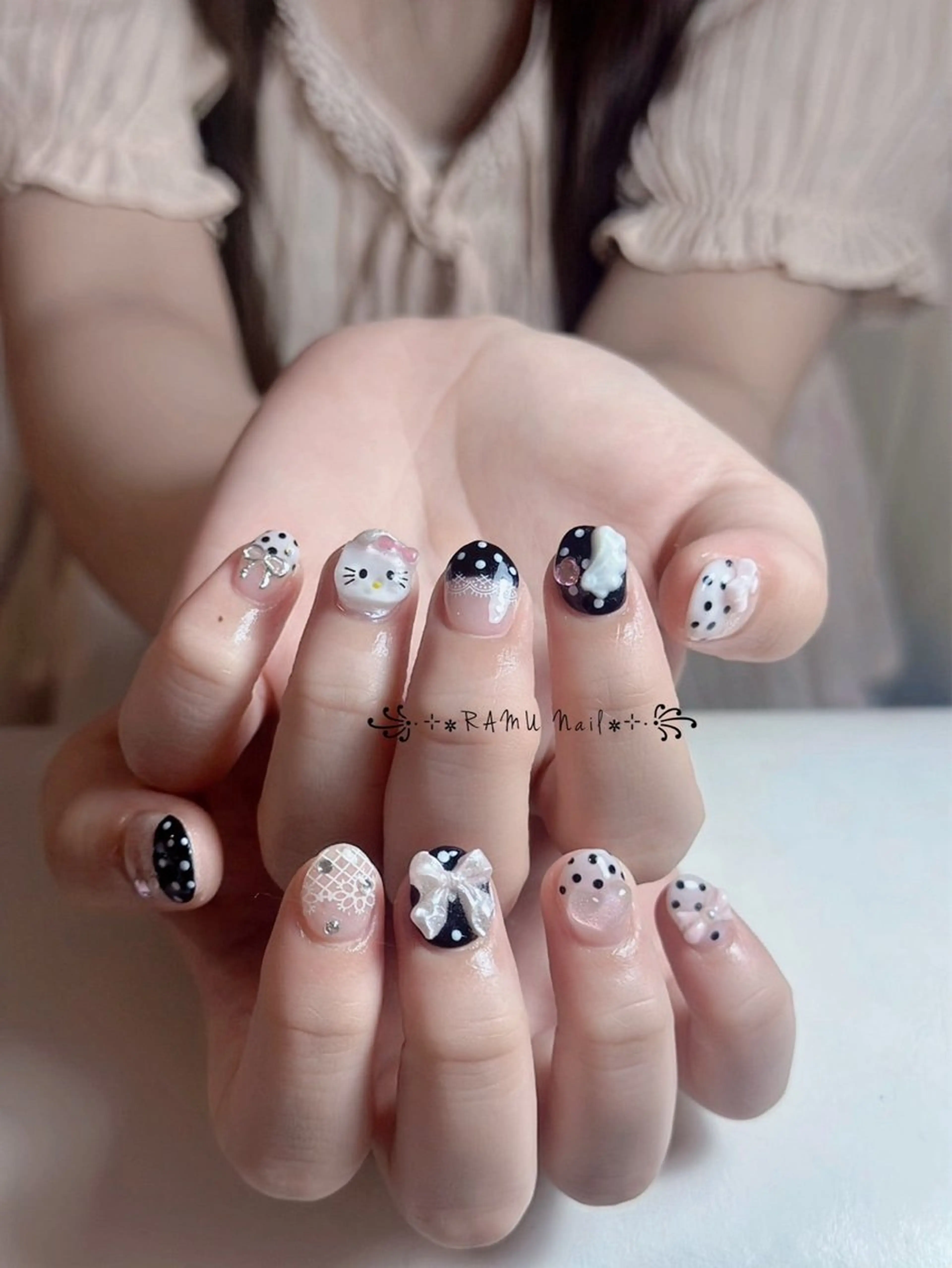 ネイル キラキラネイル マグネットネイル ミラーネイル ピンク 夏ネイル ハンドネイル RAMU Nail 恵比寿店のネイルデザイン