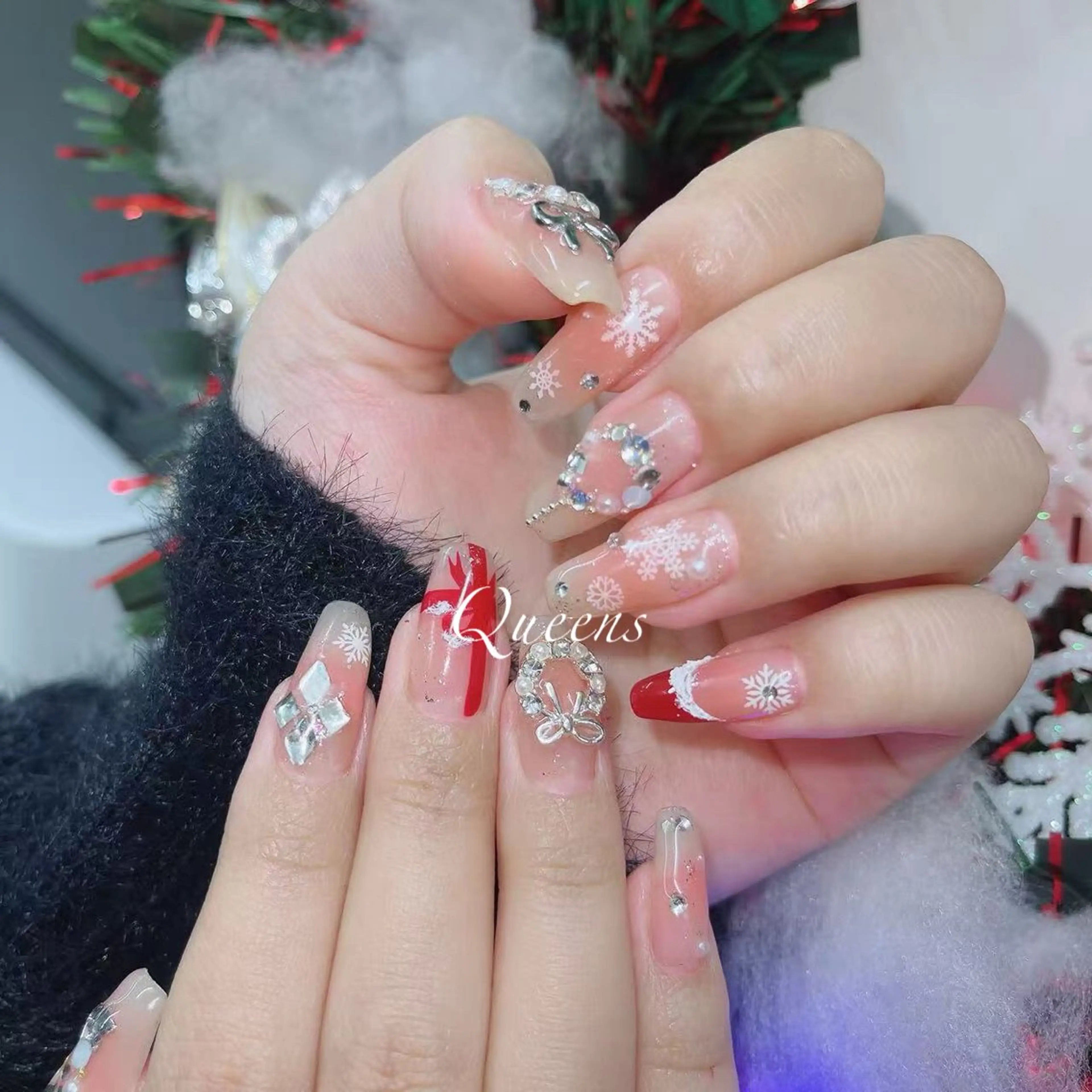 ネイル ハンドネイル Queens ひなのネイルデザイン