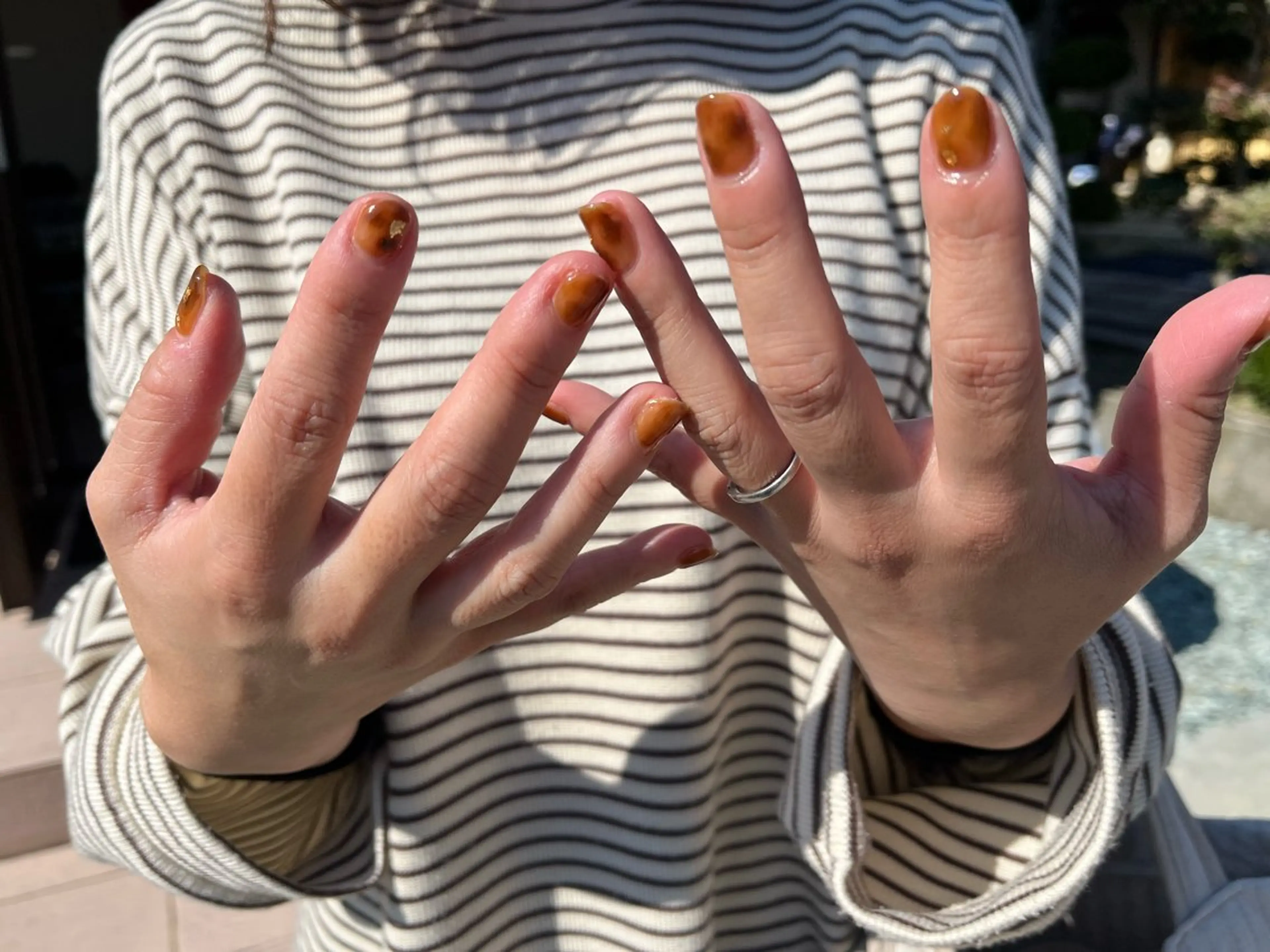 ネイル べっ甲ネイル ハンドネイル ビューティーサロン プチフルールのネイルデザイン