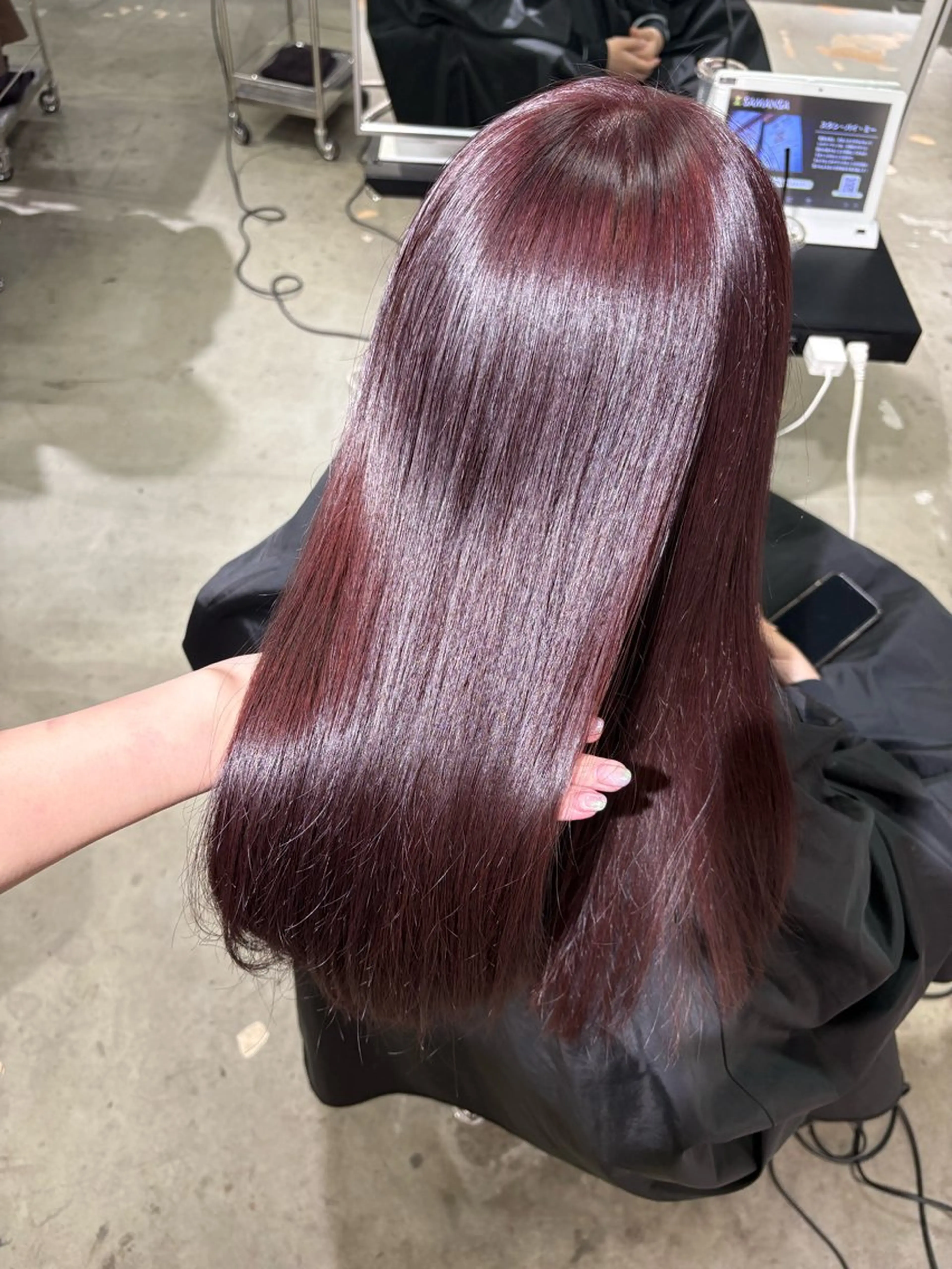 ロング Nozomi/透明感 /デザインカラーのヘアスタイル