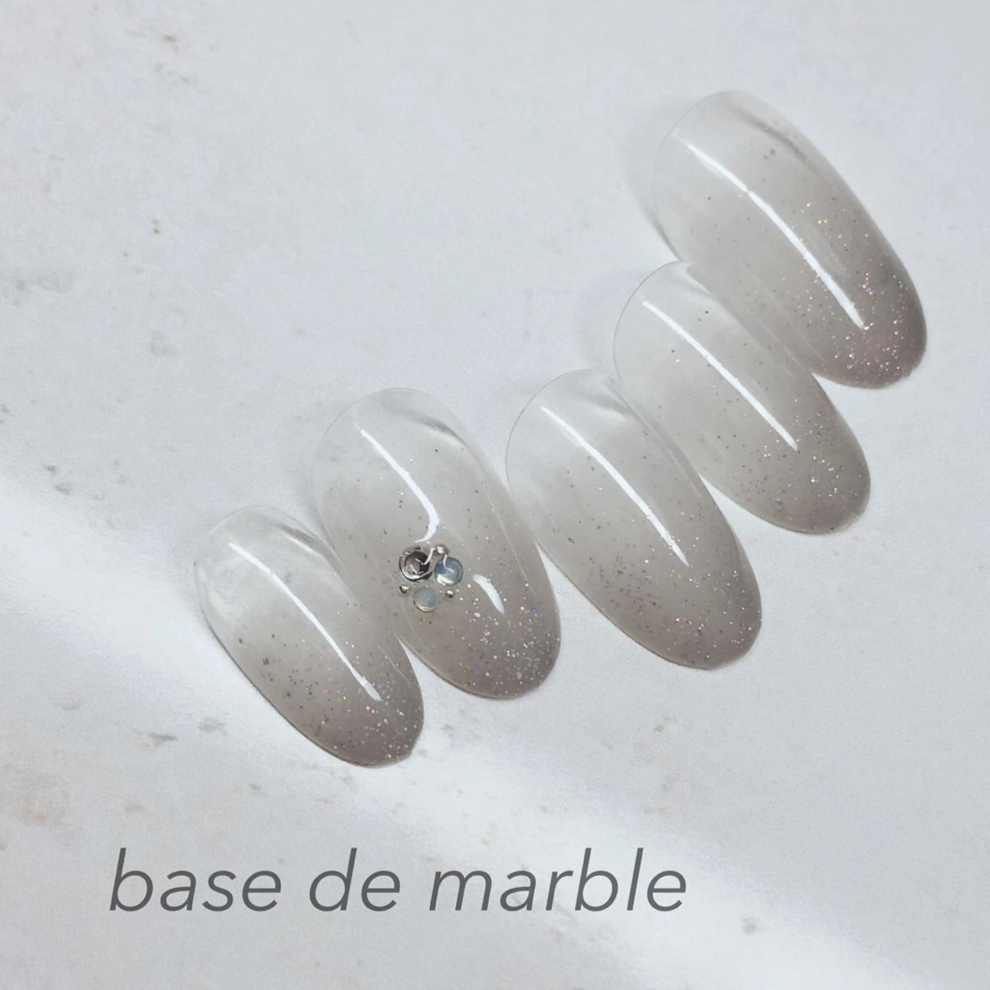 ネイル オモルフィ所属・カラーリスト marumoのヘアスタイル