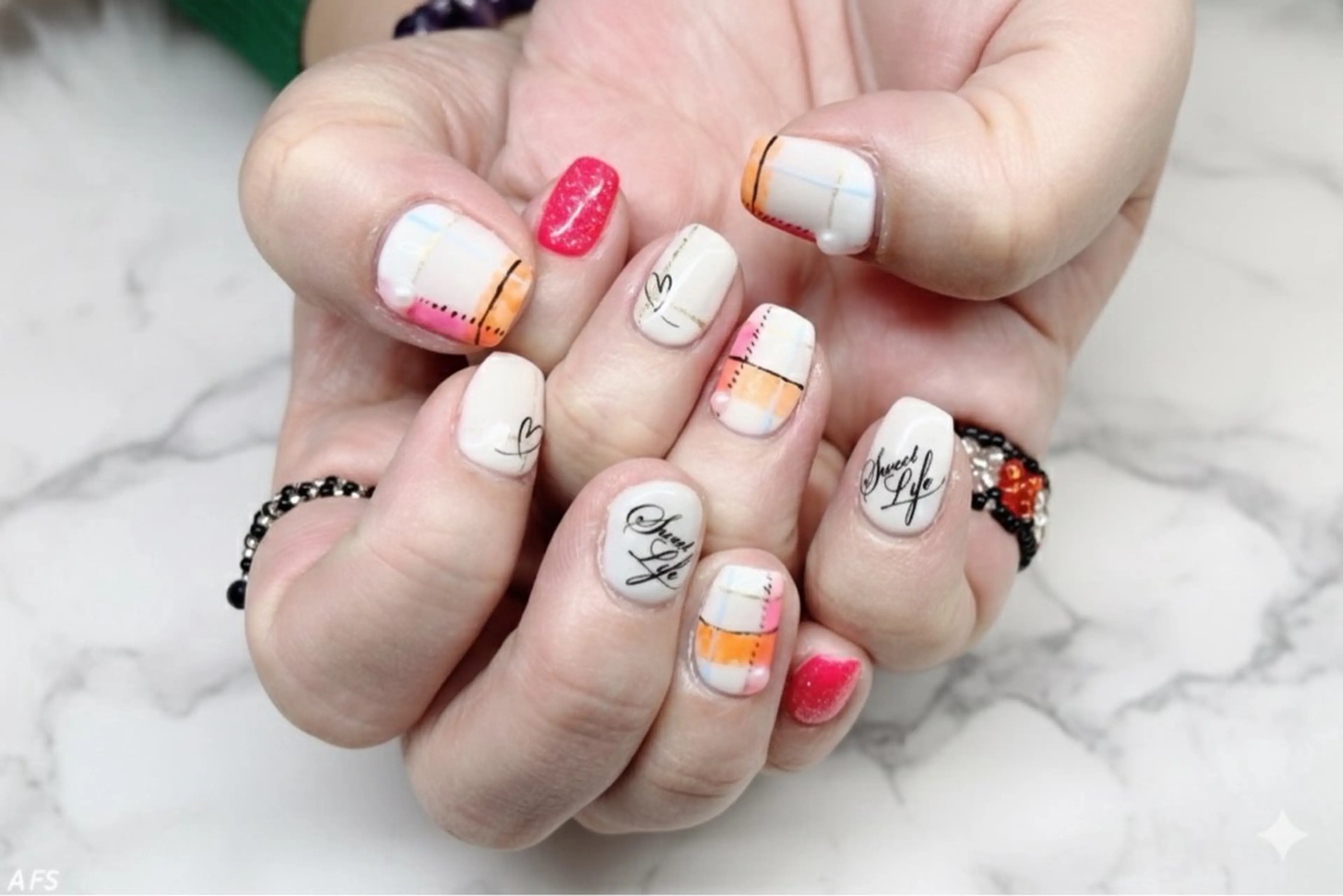 ネイル フレンチネイル ラメ(グリッター) ラメグラデーション マグネットネイル 持ち込み ハンドネイル ティーエヌ 金山駅東口店のネイルデザイン