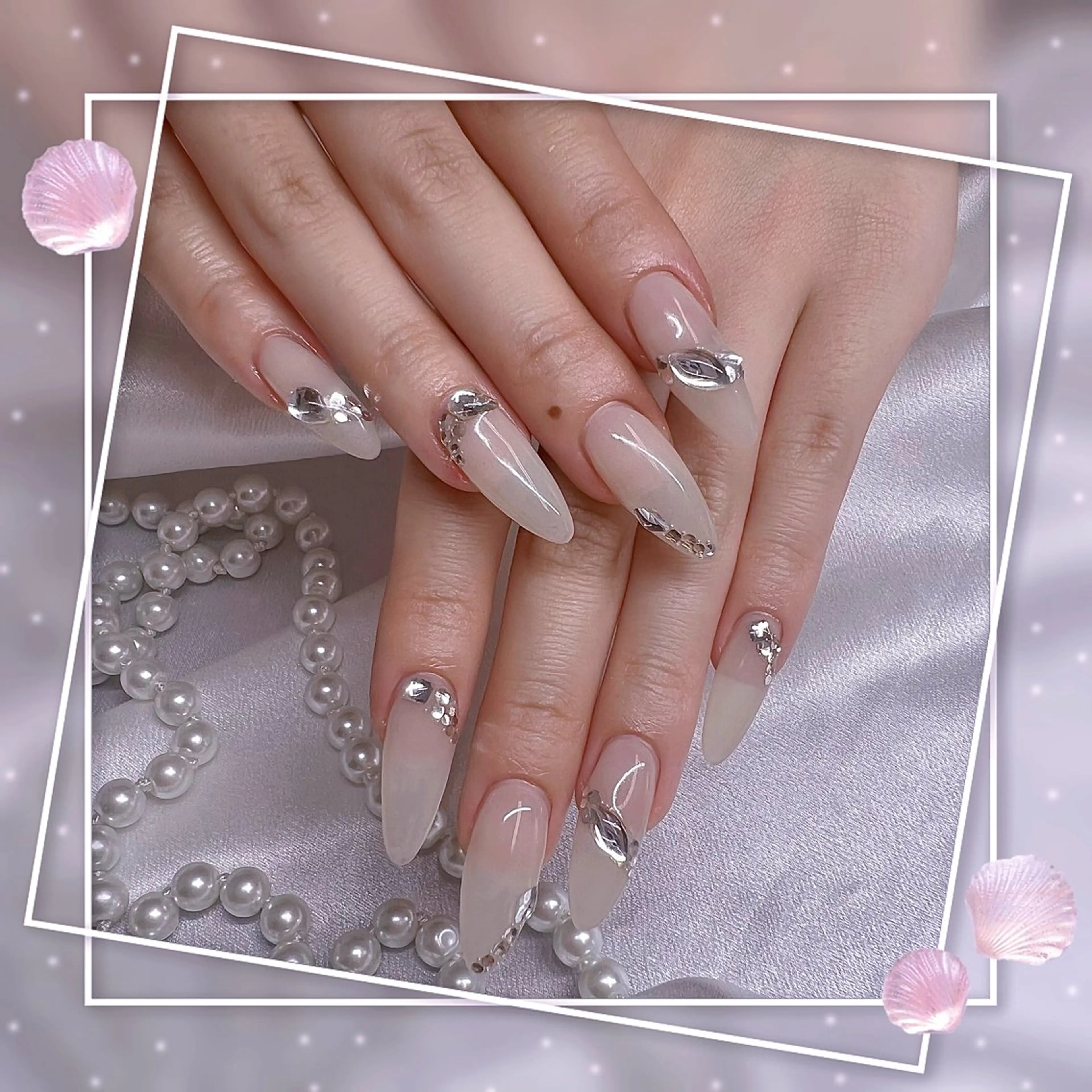 ネイル フレンチネイル グラデーション キラキラネイル 韓国ネイル マグネットネイル Chill Nailsalonのネイルデザイン