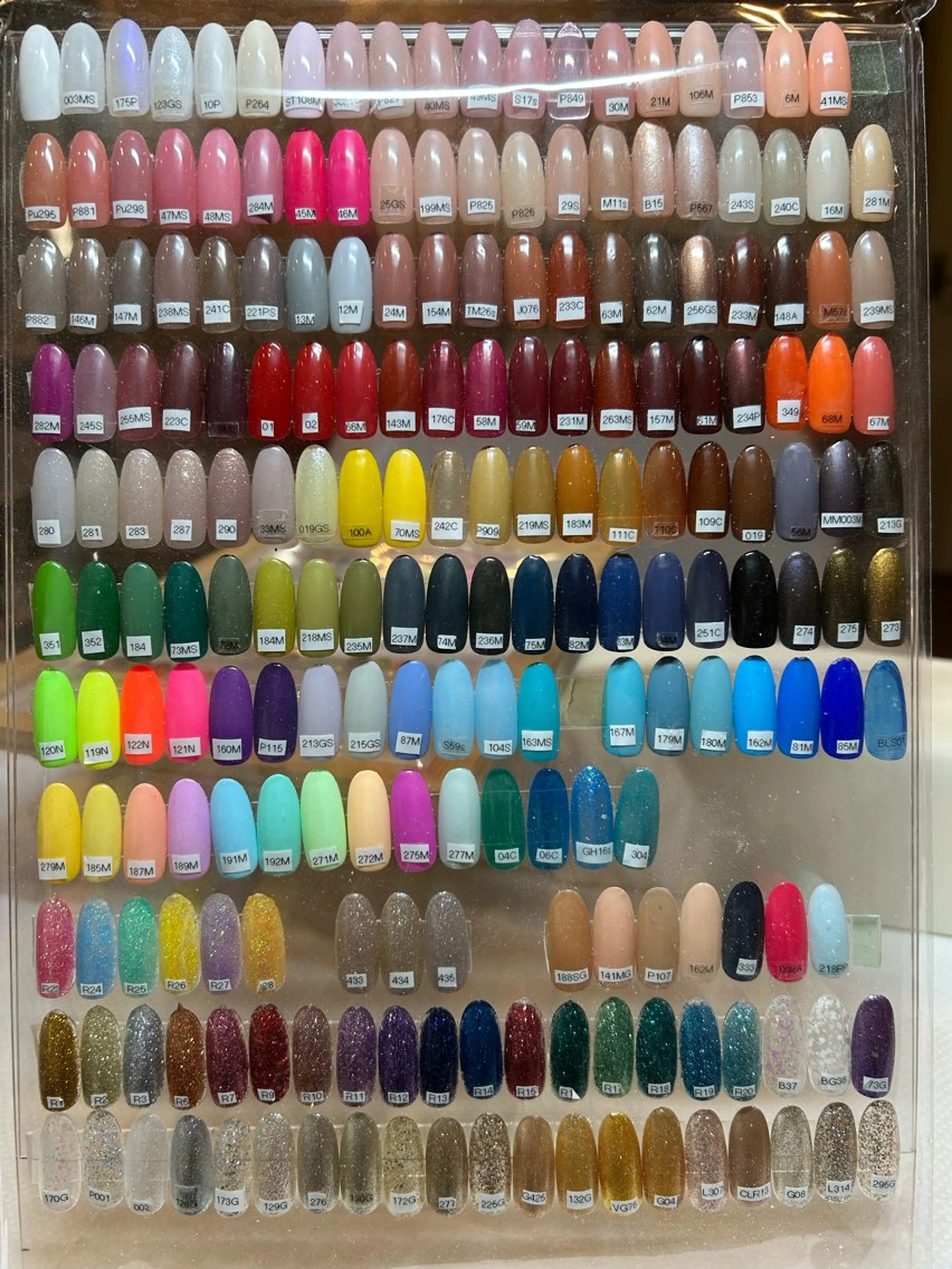 ネイル REMIA 横須賀中央店所属・REMIA 羽鳥のネイルデザイン