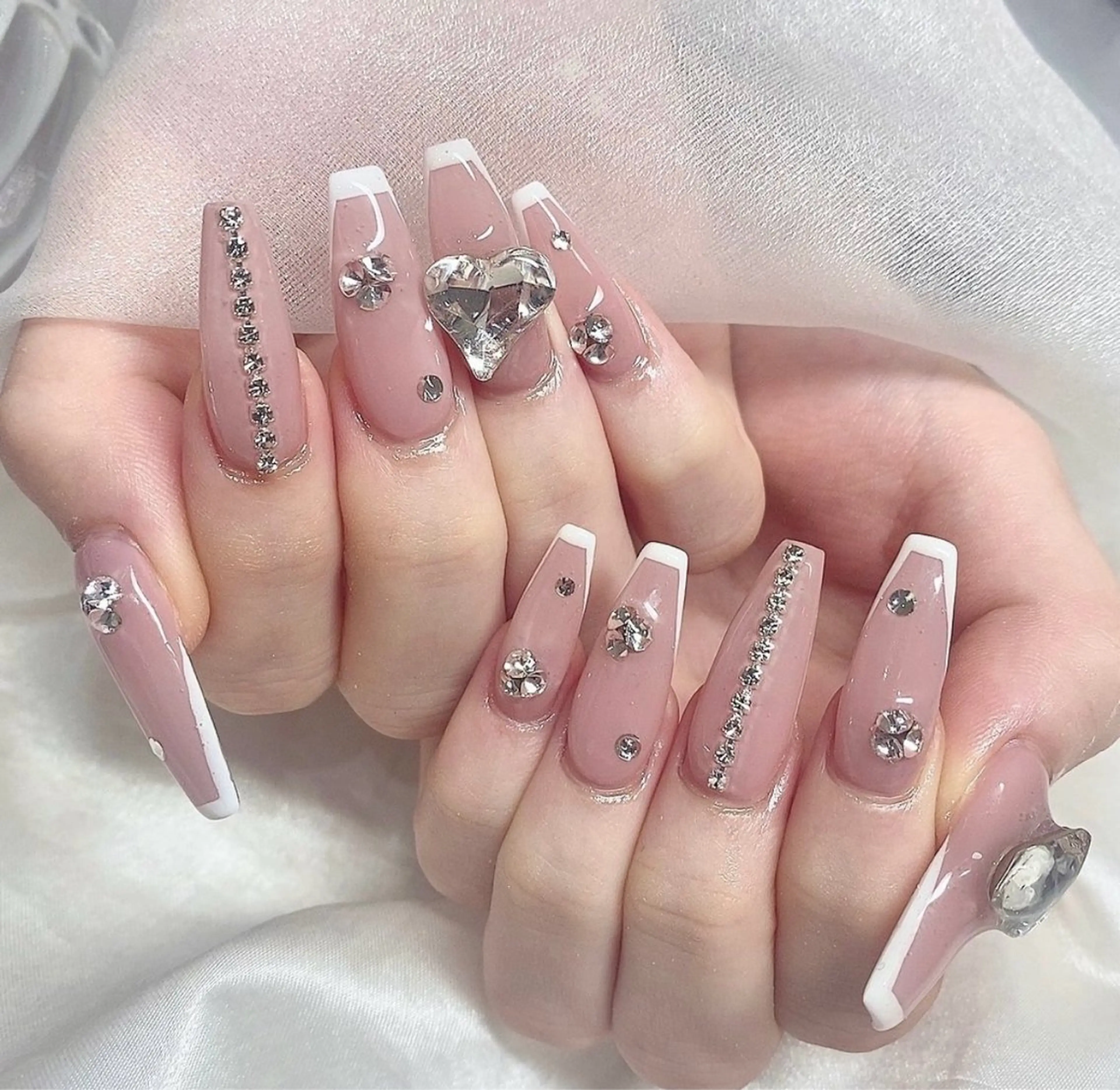 ネイル ハンドネイル ハンドケア UniqueNail 長さだし専門店のネイルデザイン