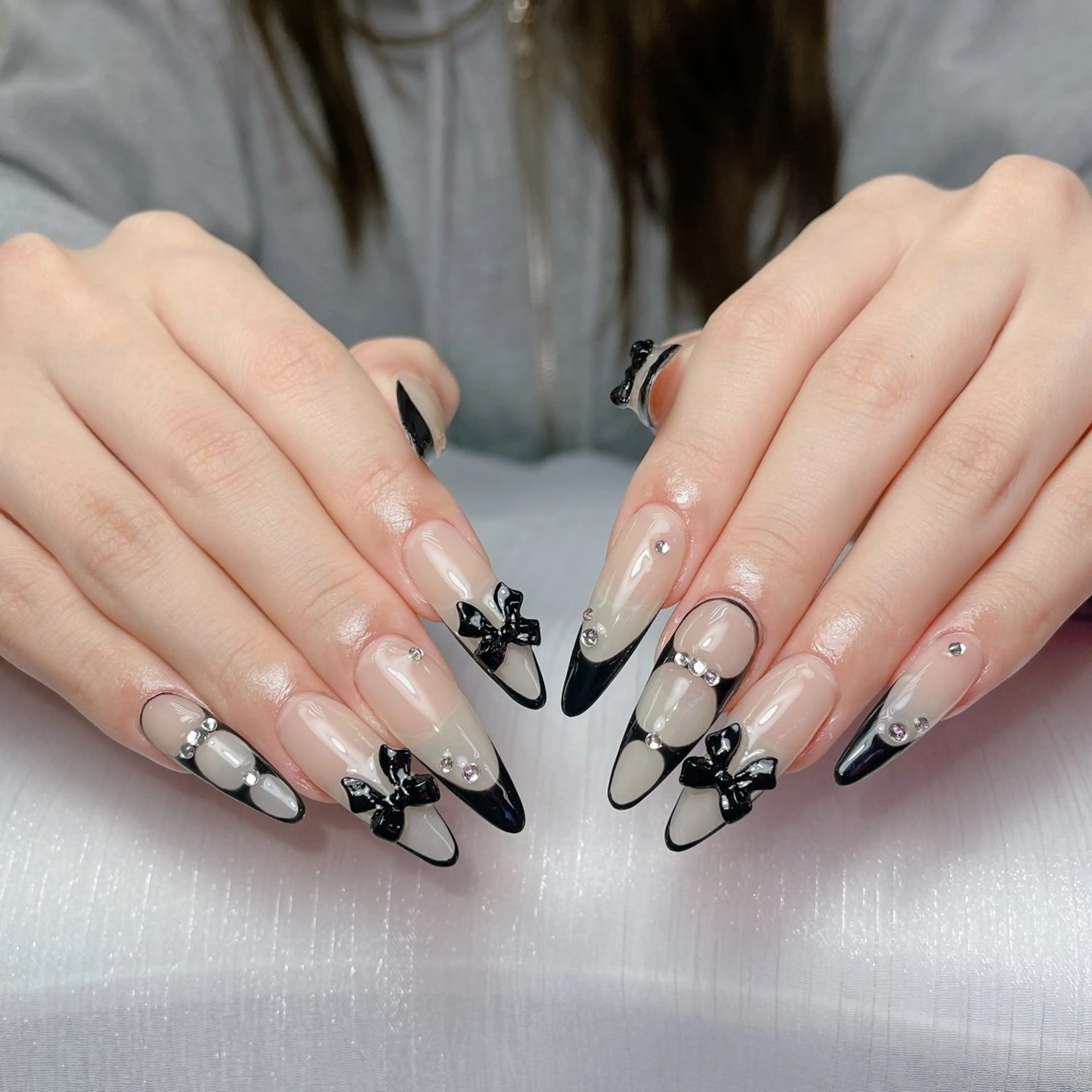 ネイル オーロラネイル 長さ出し フラッシュネイル フットネイル フレンチネイル ハンドネイル MaiBeauty Niのネイルデザイン