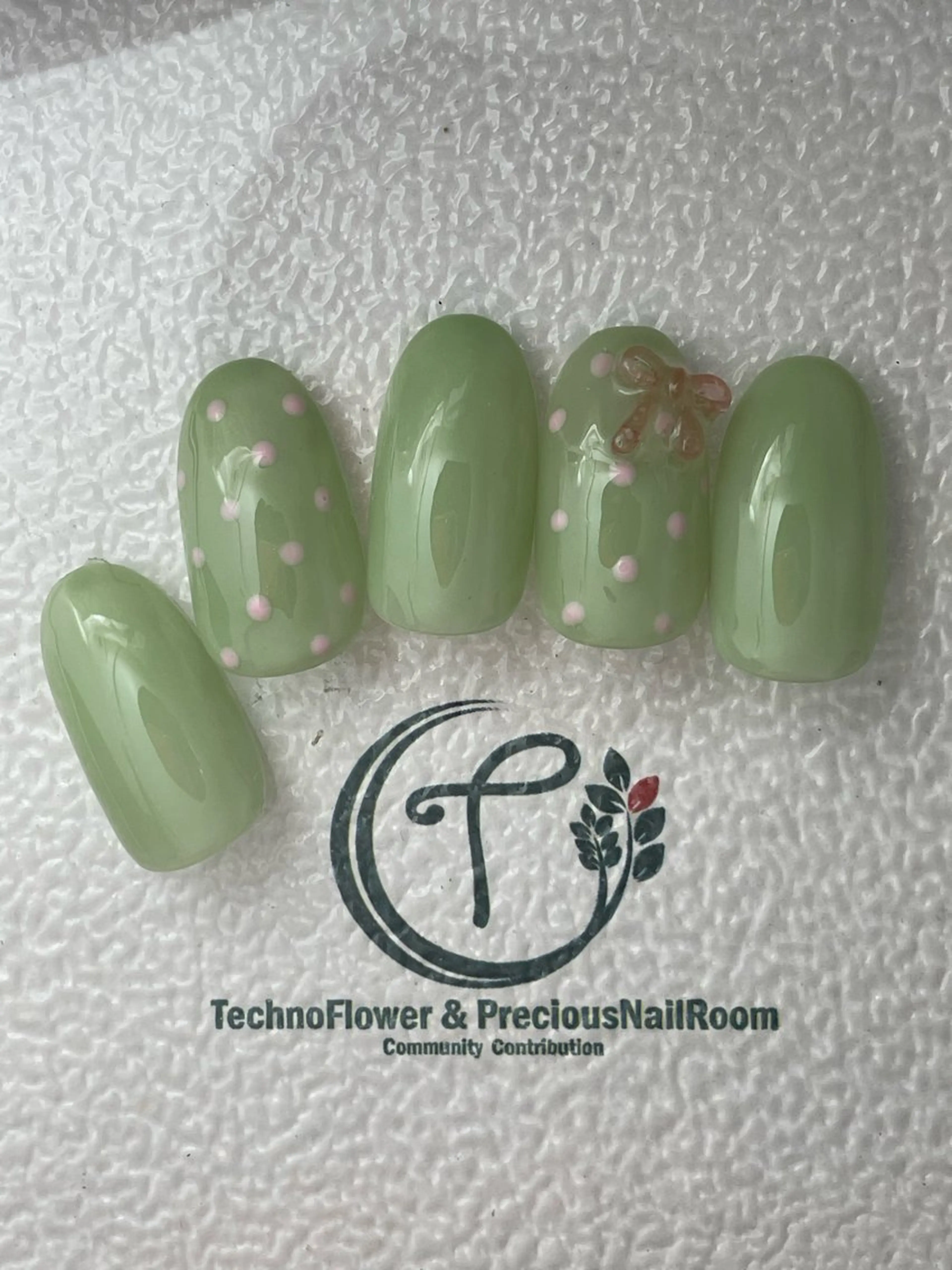 ネイル フラワーネイル ハンドネイル precious nail room所属・precious nail  roomのネイルデザイン