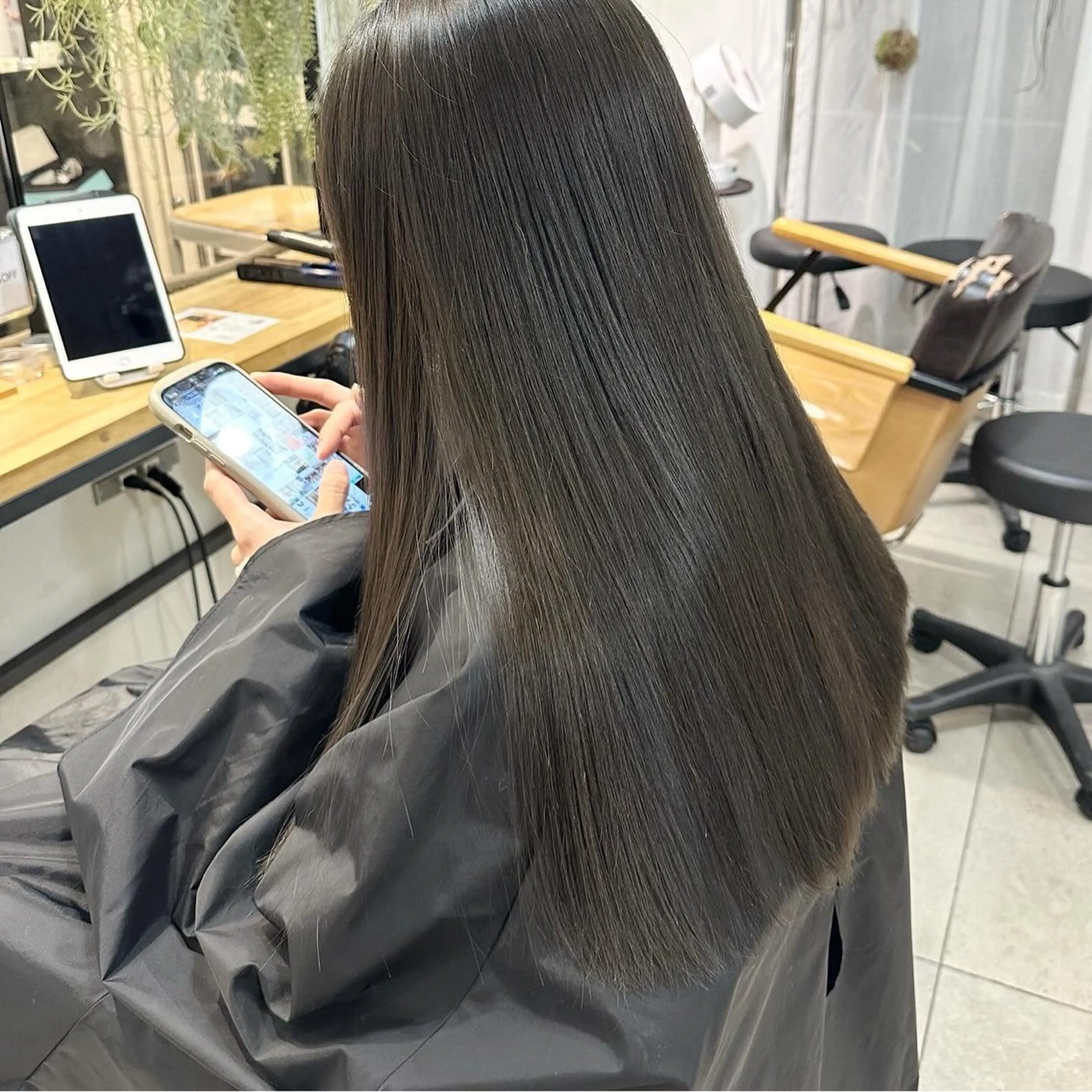 ロング カラー ブリーチ 透明感カラー グレージュ ブリーチなしカラー 縮毛矯正 縮毛矯正/カラー ✨️Mariamuのヘアスタイル