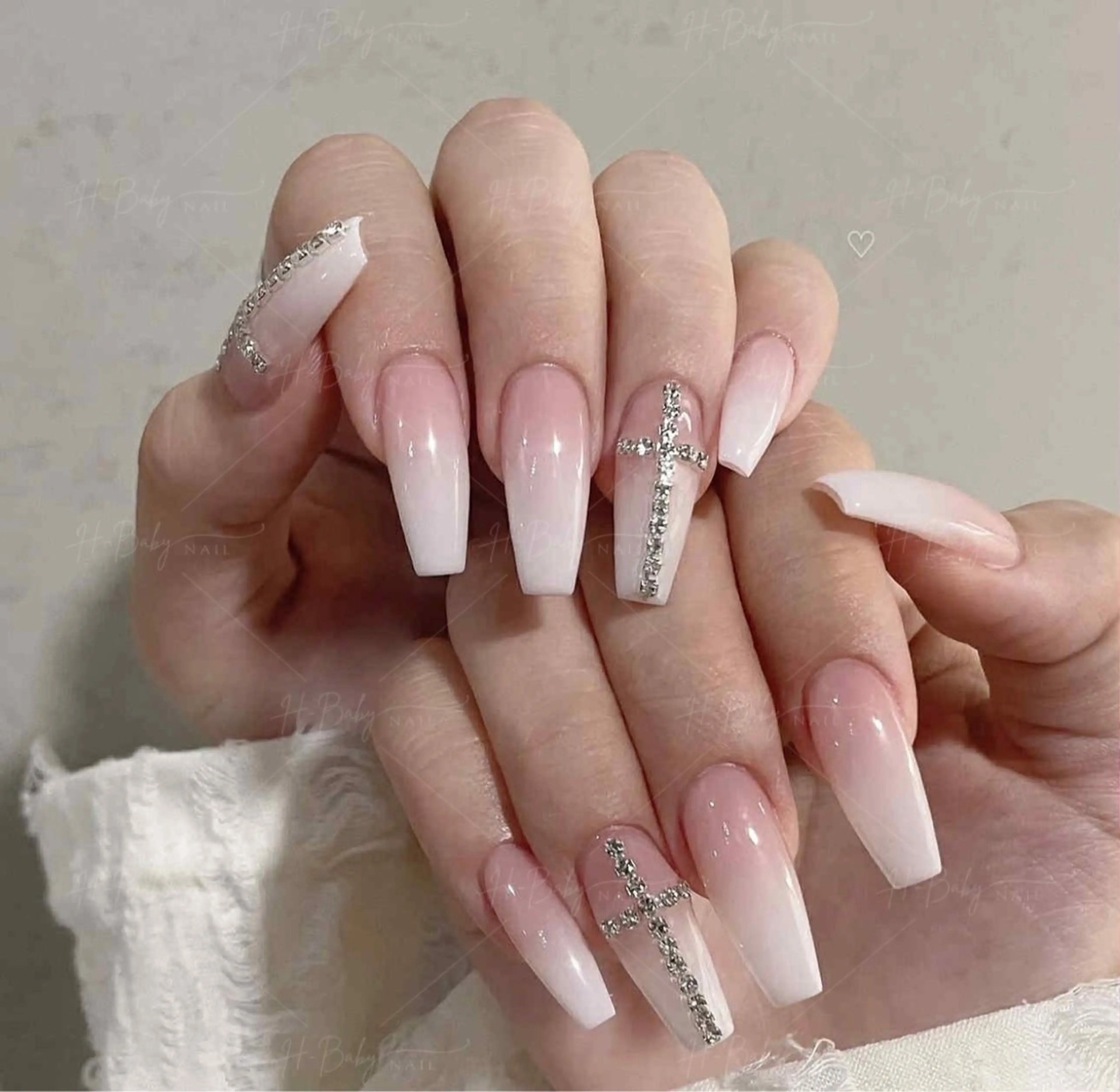 ネイル フレンチネイル ジェルネイル ハロウィン キラキラネイル 韓国ネイル H.baby Nail Salonのネイルデザイン